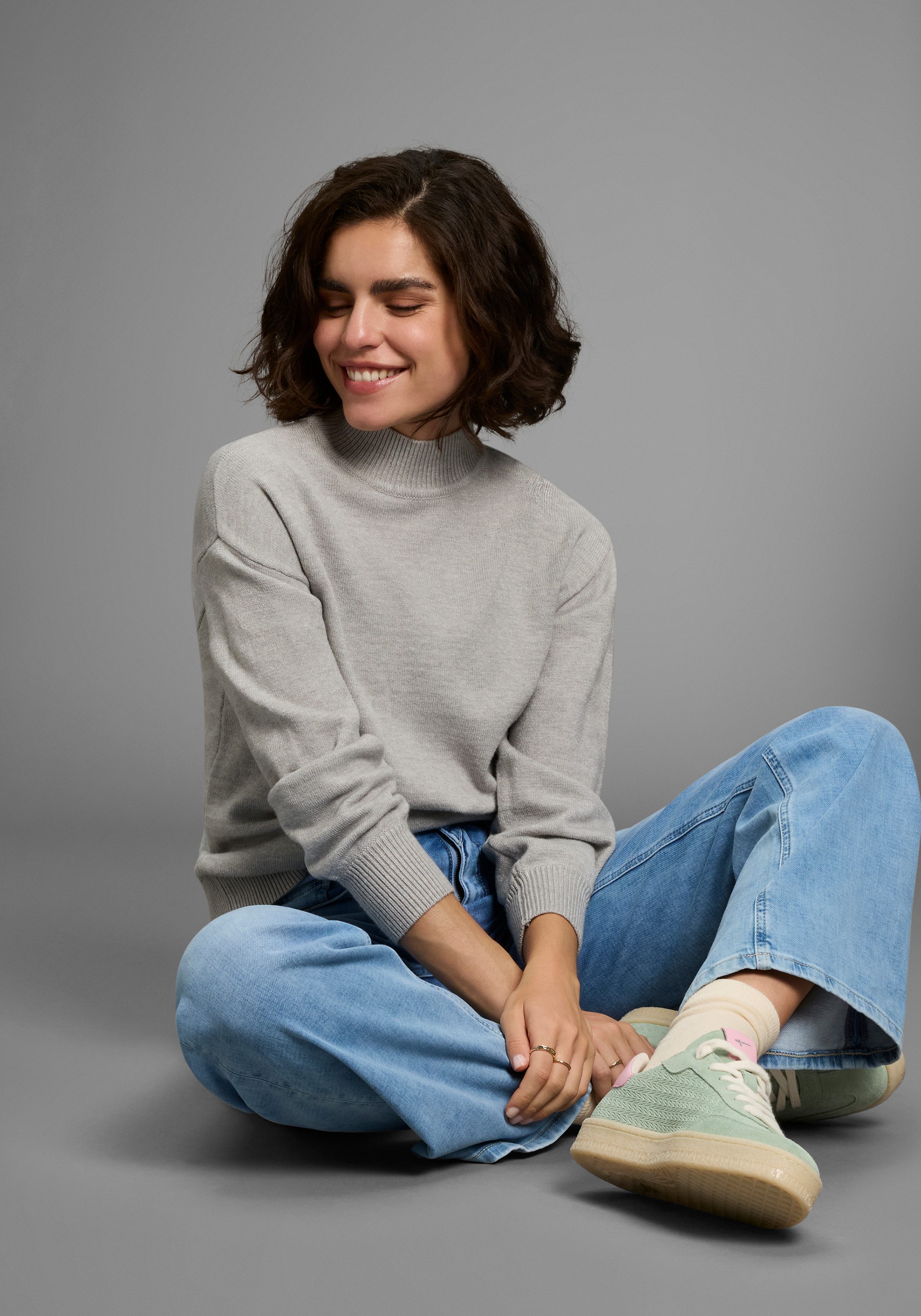 Laura Scott Trui met staande kraag