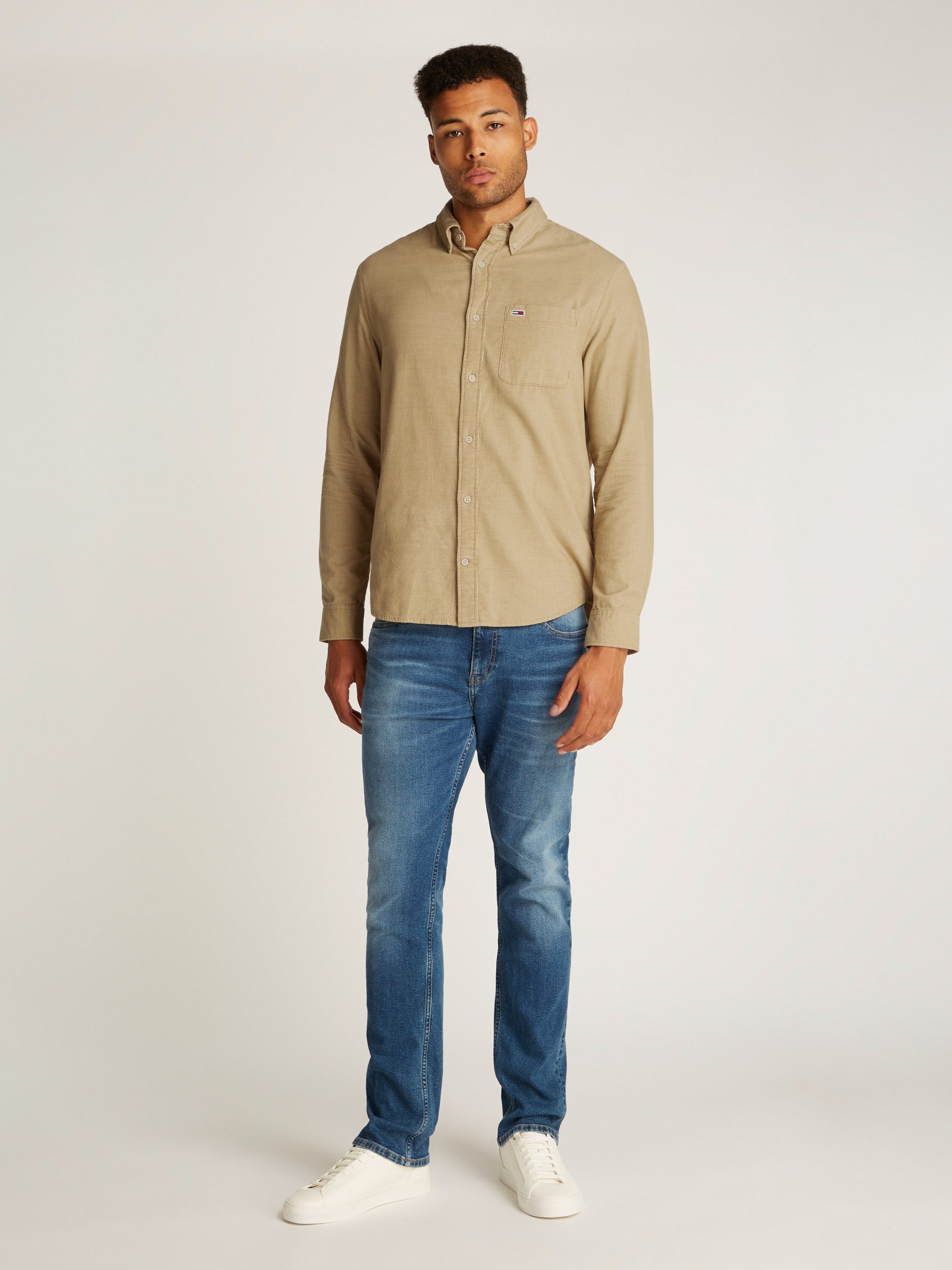 TOMMY JEANS Overhemdjasje TJM ENTRY CORD SHIRT EXT met borstzak en logoborduring