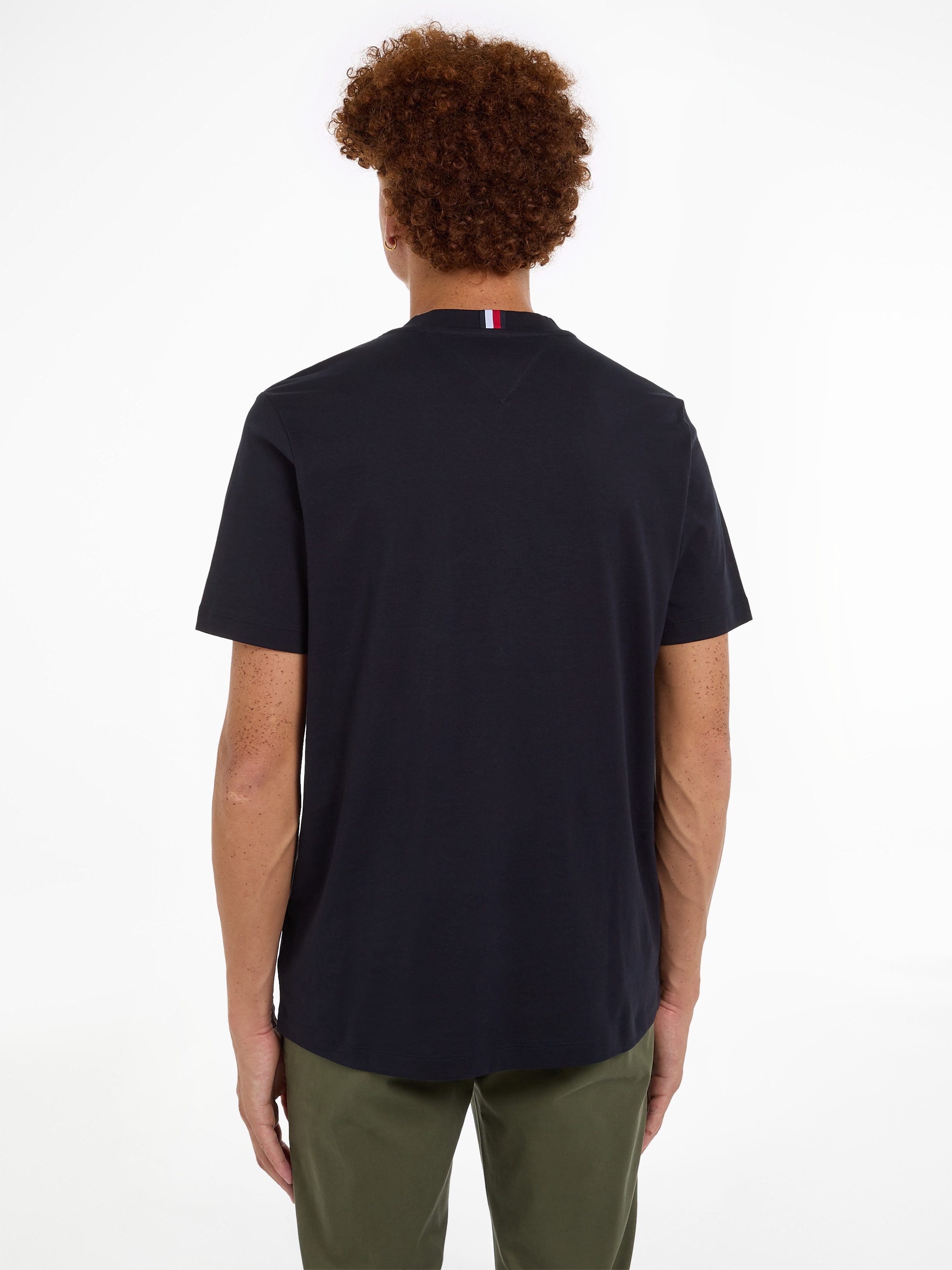 Tommy Hilfiger T-shirt HILFIGER GLOBAL STRIPE TEE contrastkleurige print op de borst