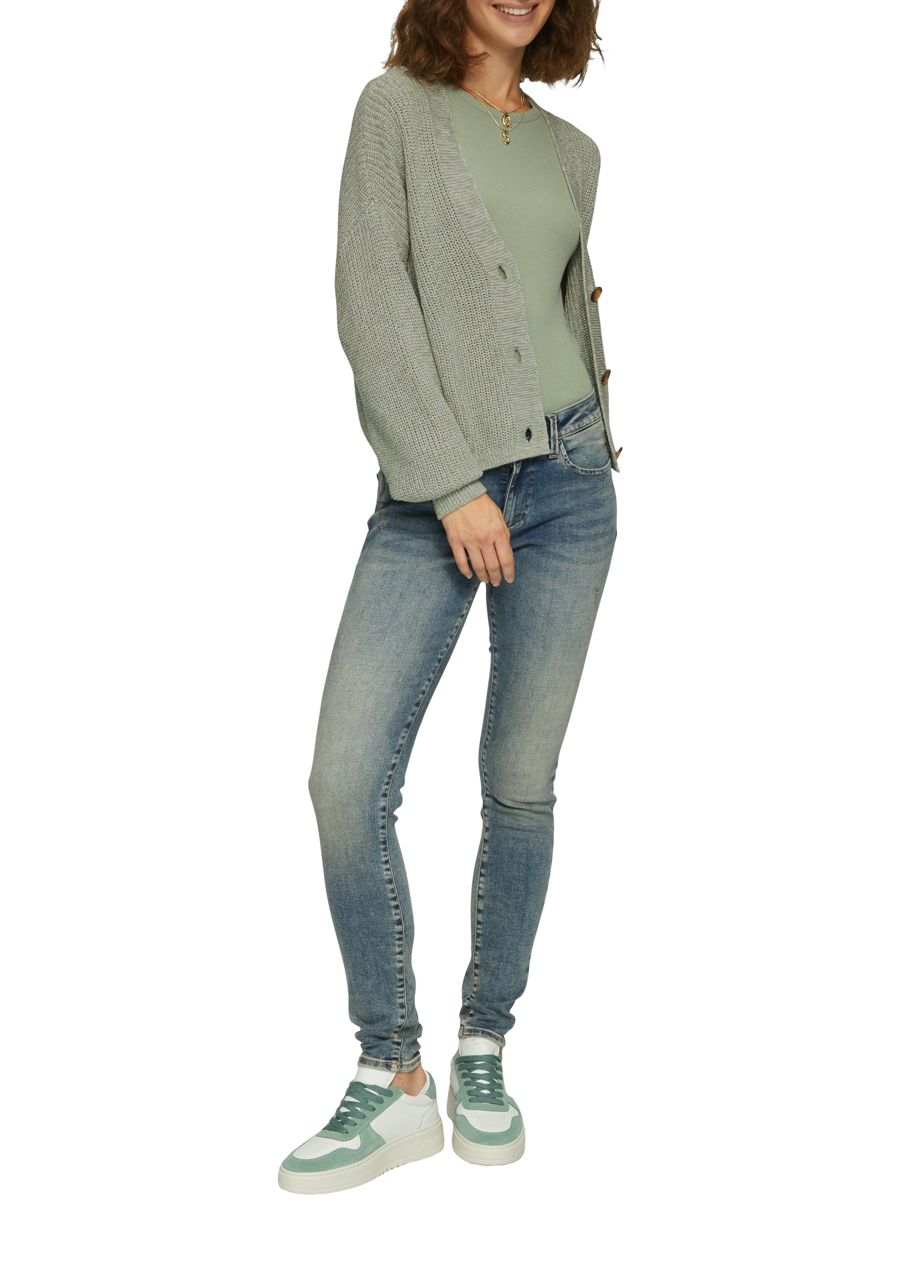 Q S designed by Vest met ribboorden