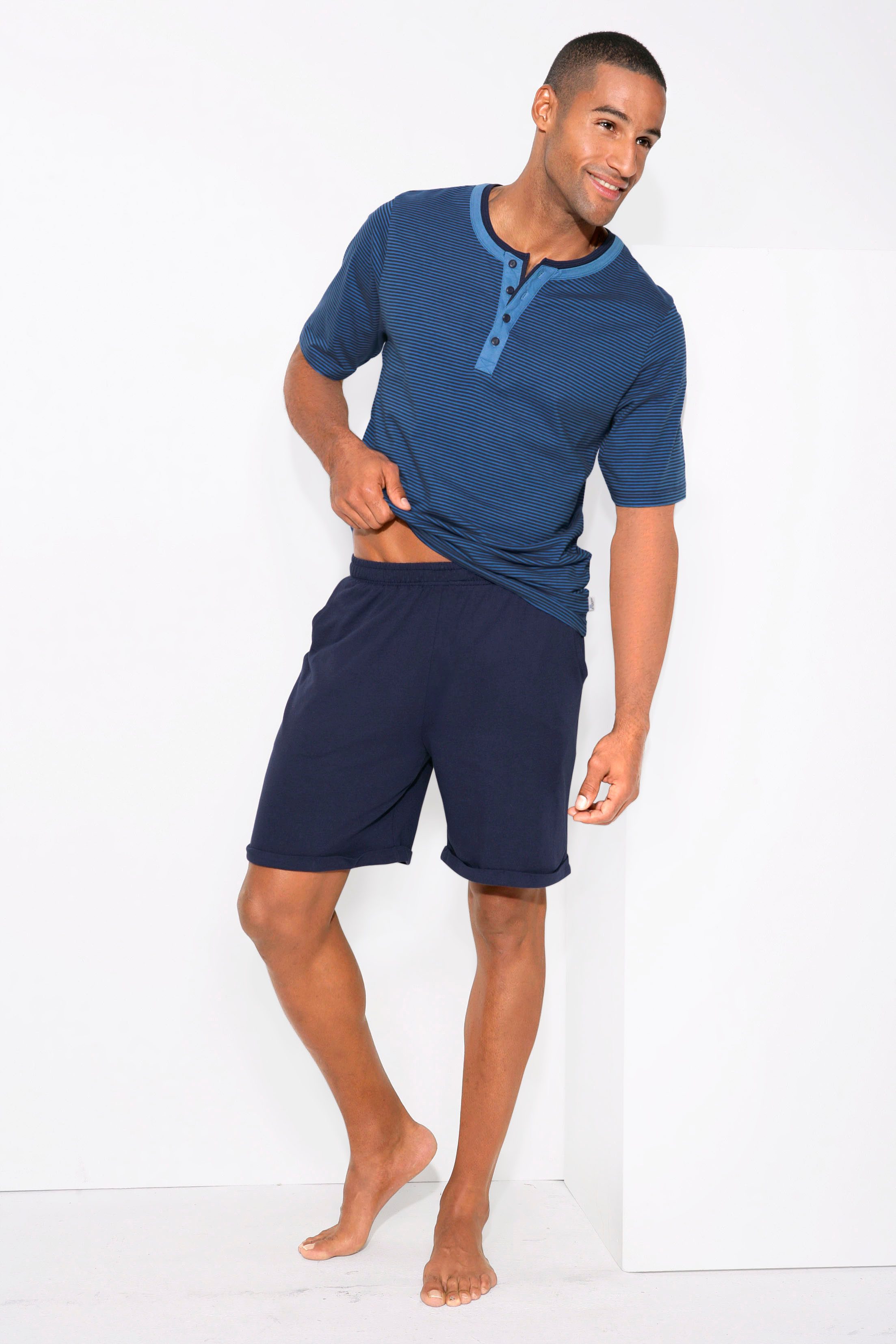AUTHENTIC LE JOGGER Pyjama Pyjama met ingewikkelde halslijn en knopenrij (2-delig, 1 stuk)