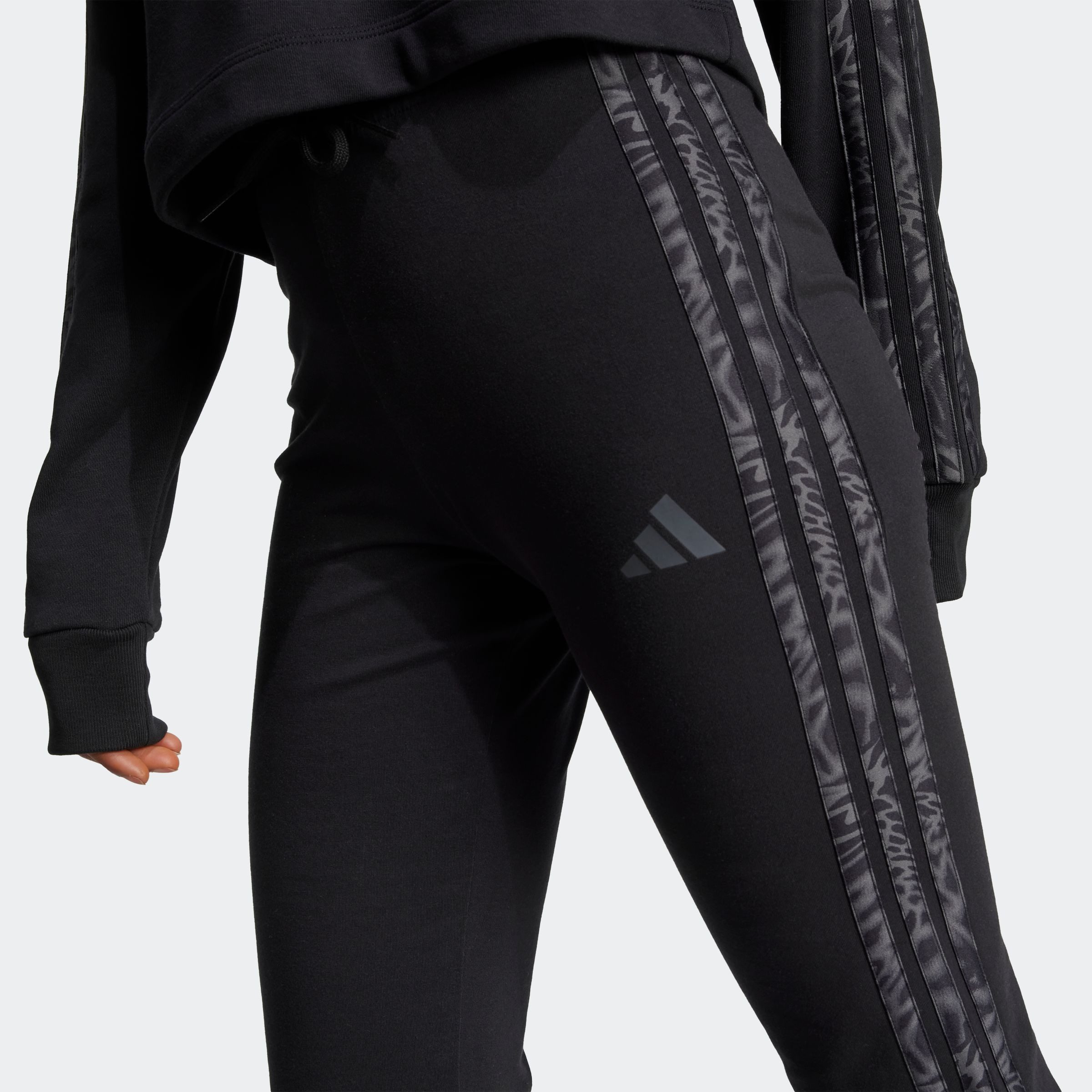 adidas Sportswear Trainingstights W AOP FLARE LEG (1-delig)