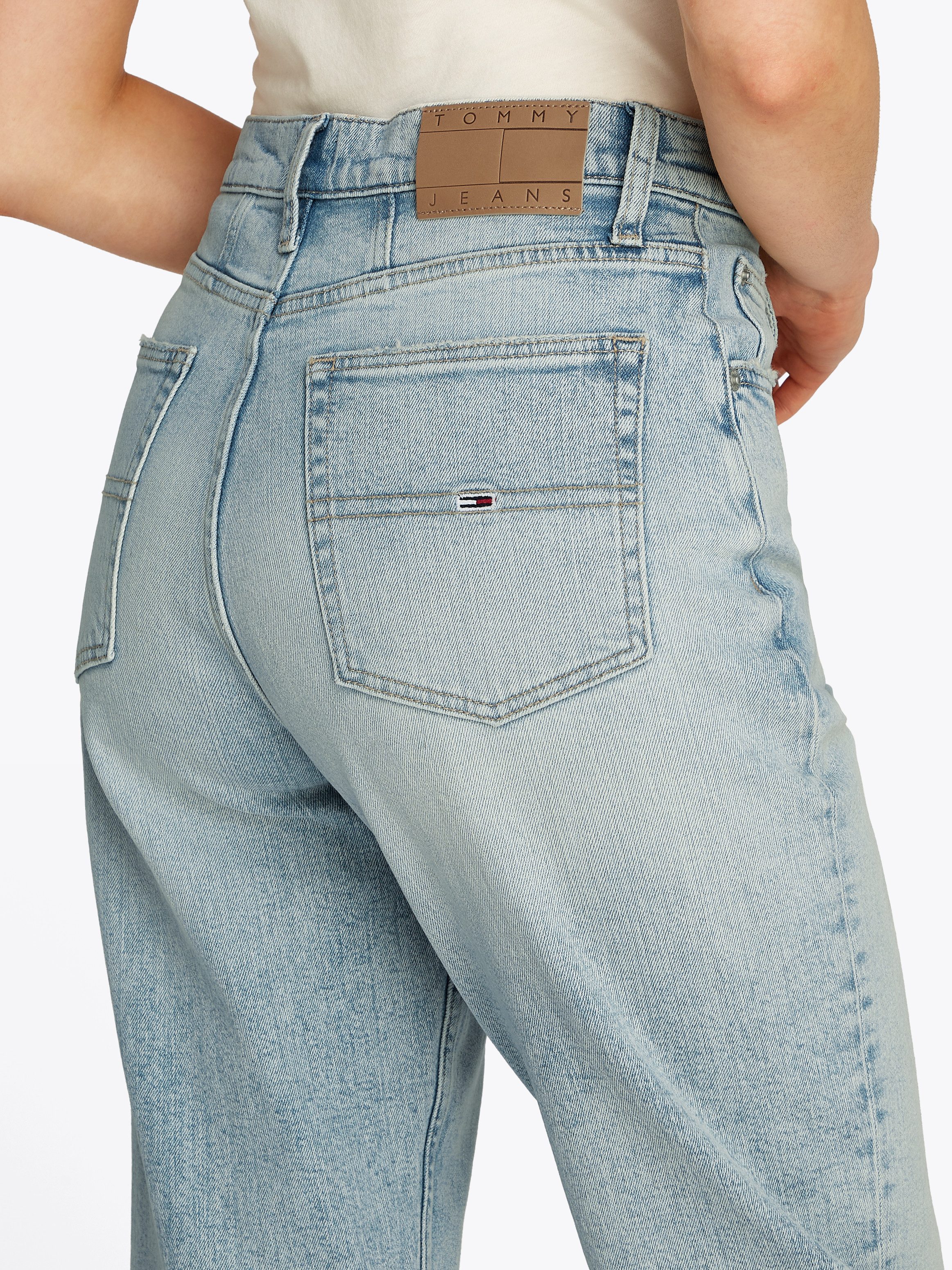 TOMMY JEANS Mom jeans High waist - Mom-Jeans Tapered met logo-borduurwerk, in enkelvrije lengte
