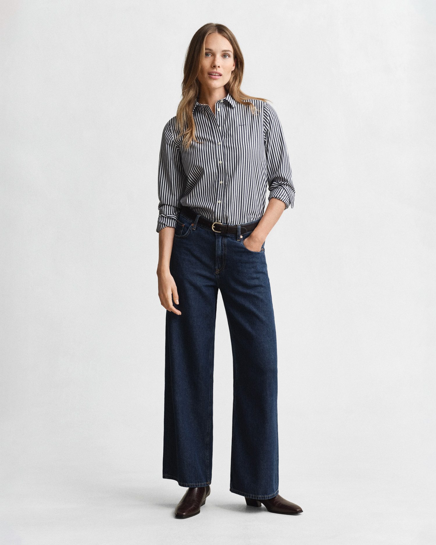 Gant Overhemdblouse REG POPLIN STRIPED SHIRT met een klein geborduurd logo op de borst
