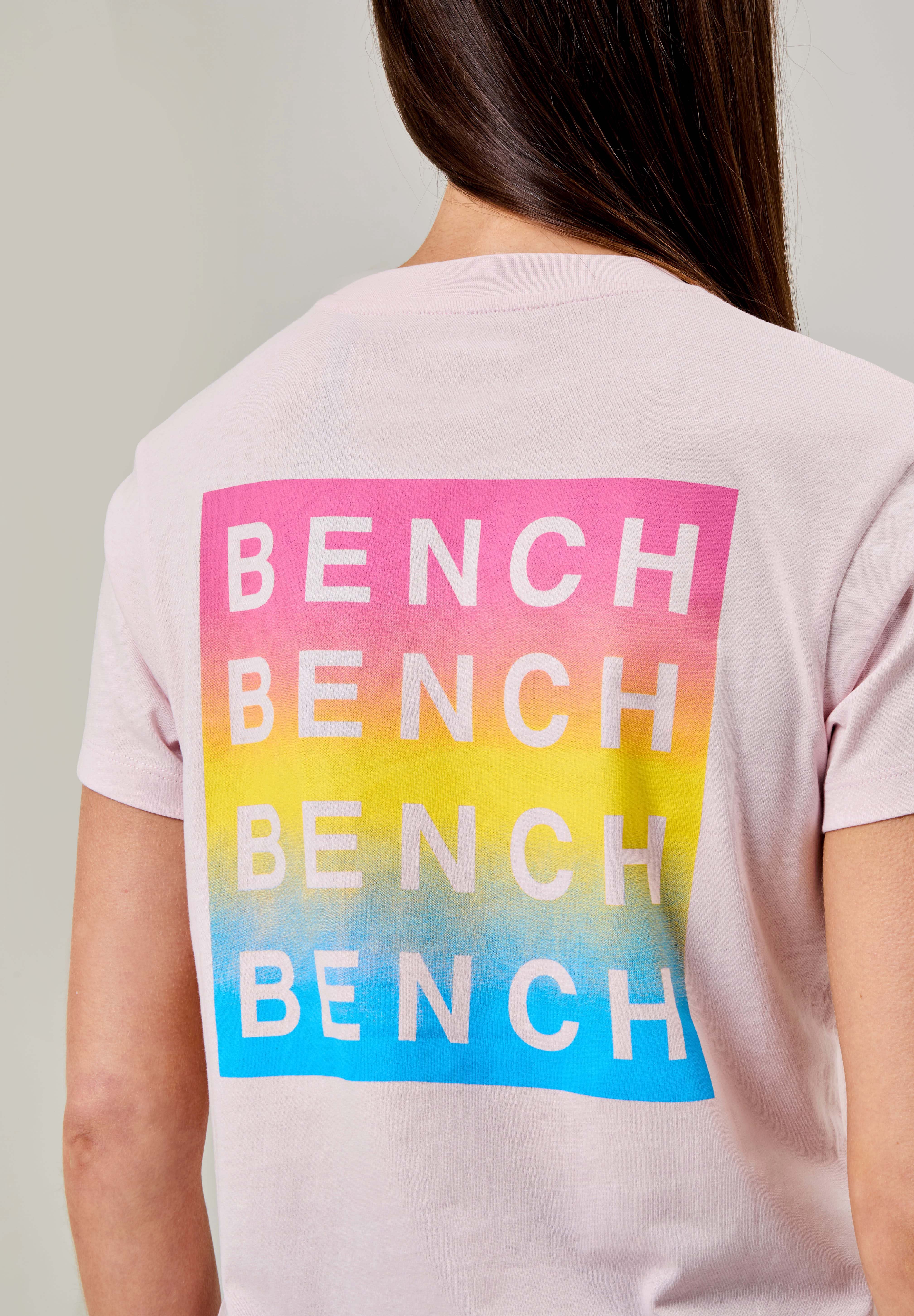 Bench. T-shirt REION