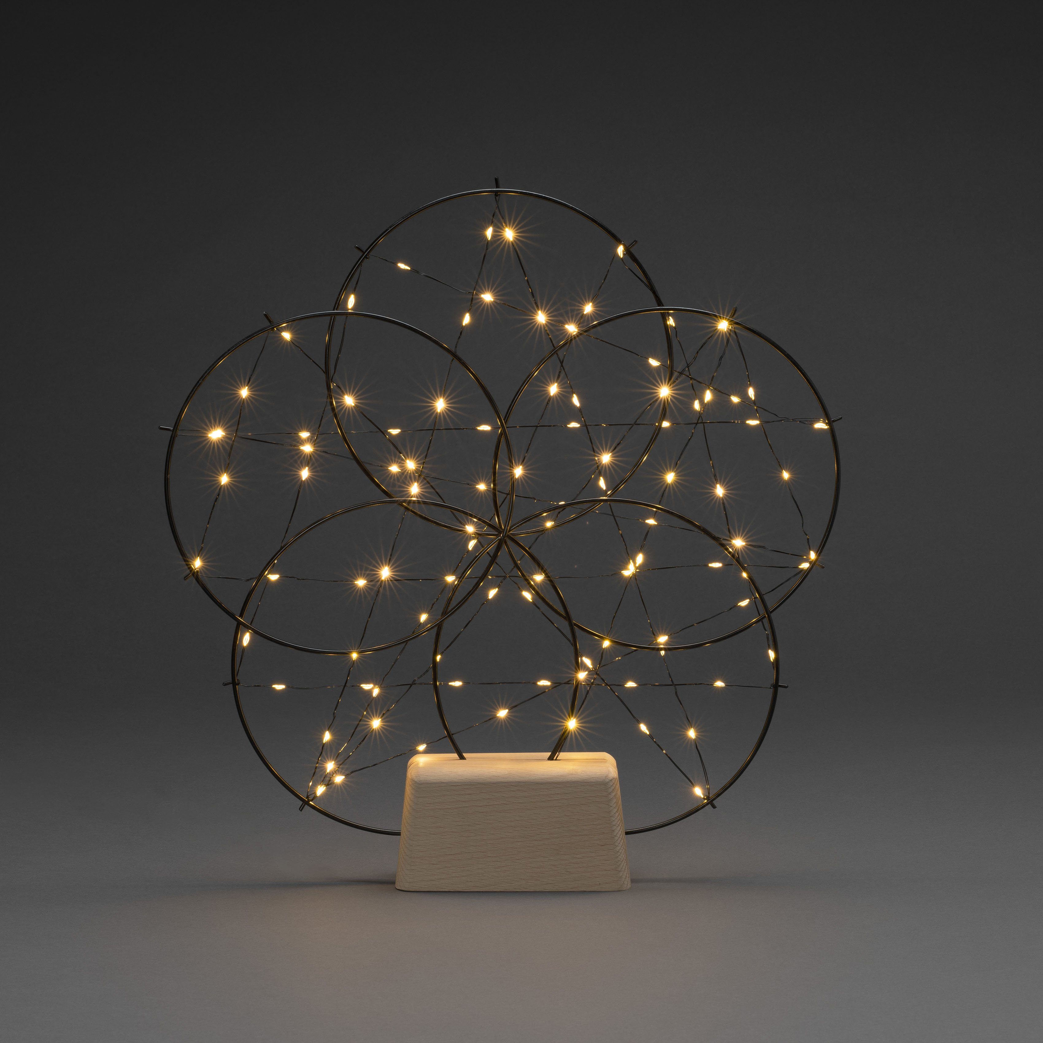 KONSTSMIDE Decoratieve ledverlichting Kerst versiering Metalen led-silhouet "5 kleine ringen", met houten voet (1 stuk)
