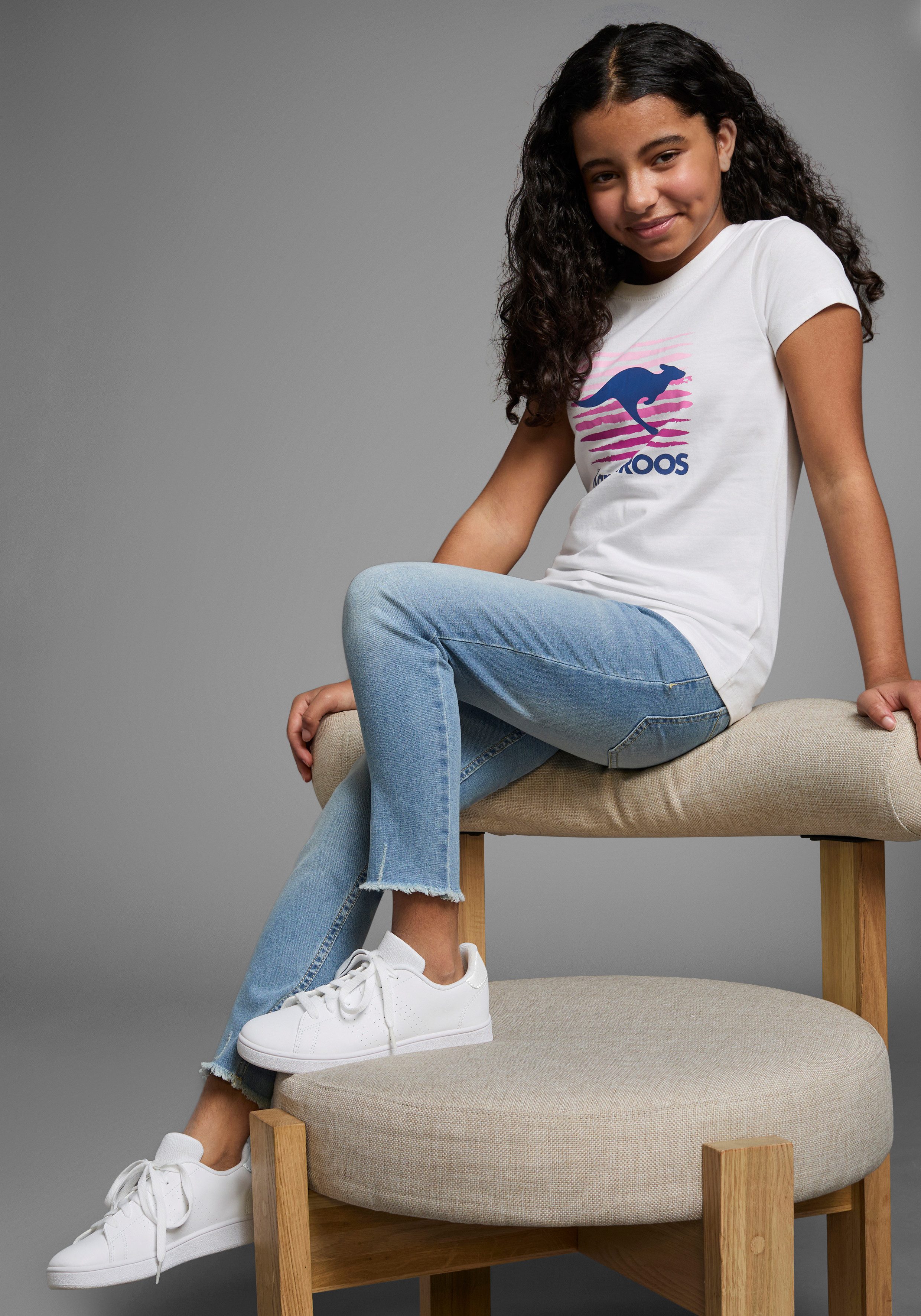 KangaROOS T-shirt Korte mouwen, getailleerde snit, met logoprint, ronde hals