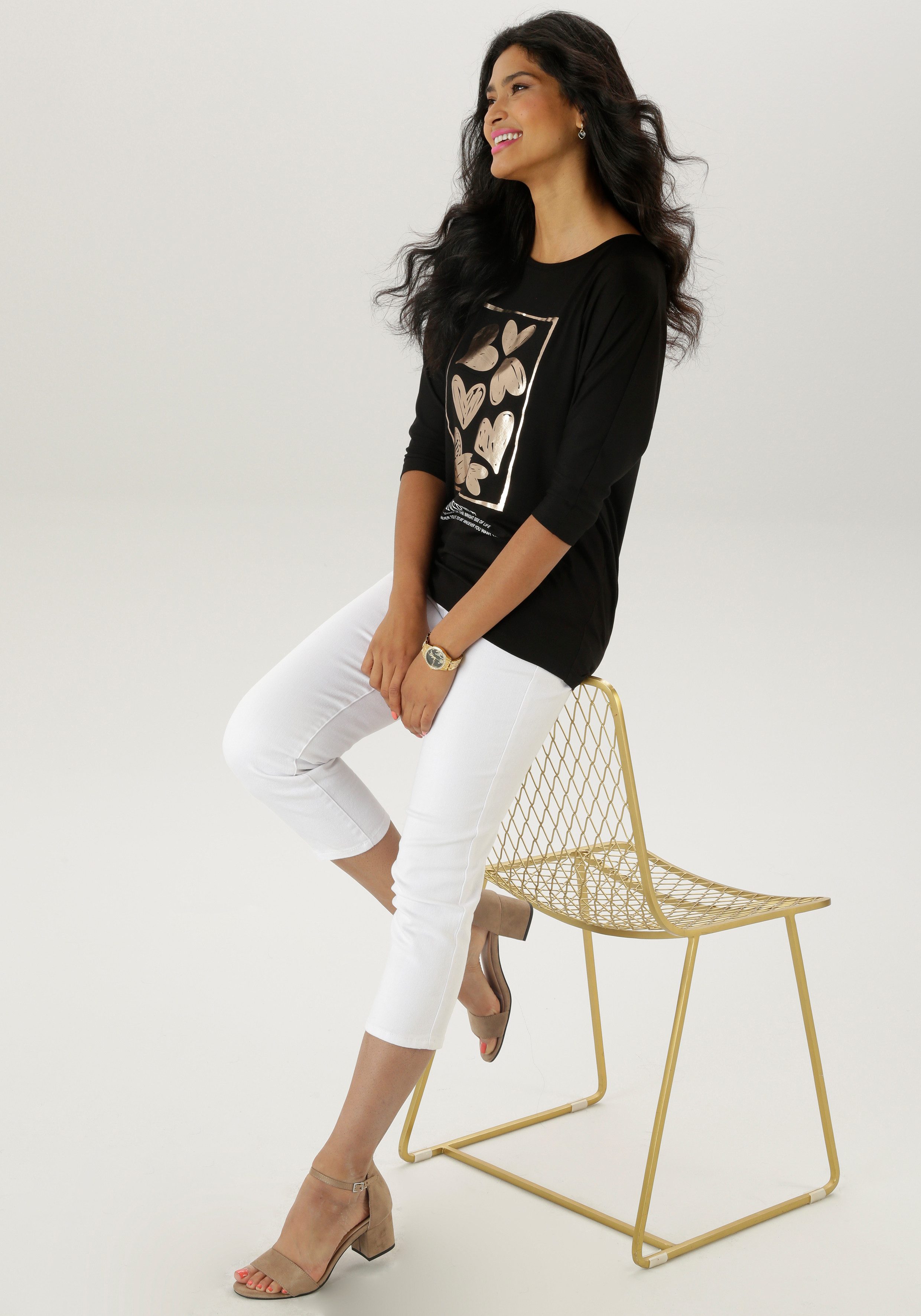 Aniston SELECTED Shirt met 3/4 mouwen met gouden harten en statementtekst - nieuwe collectie