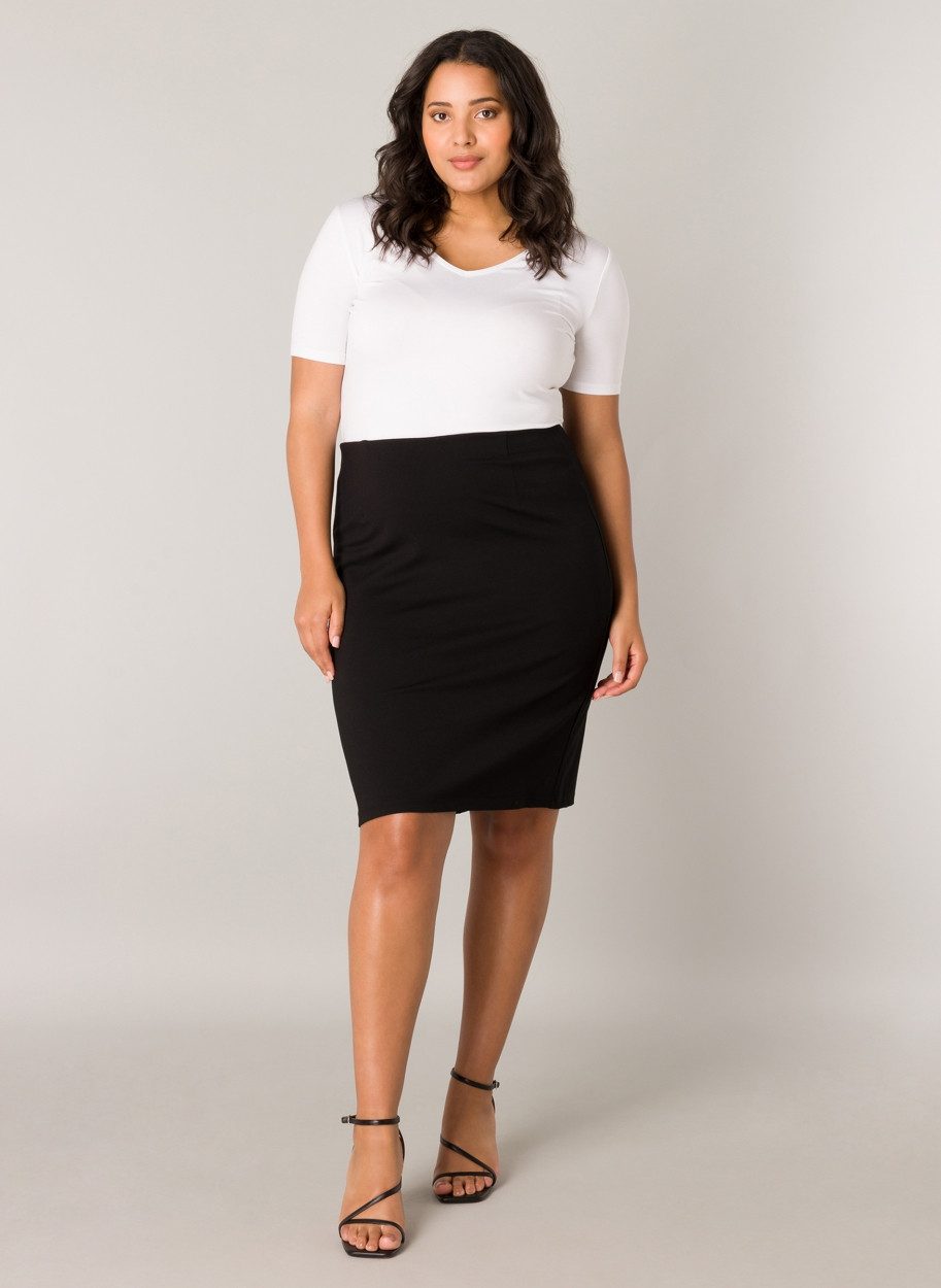 Base Level Curvy Kokerrok met modellerende naden