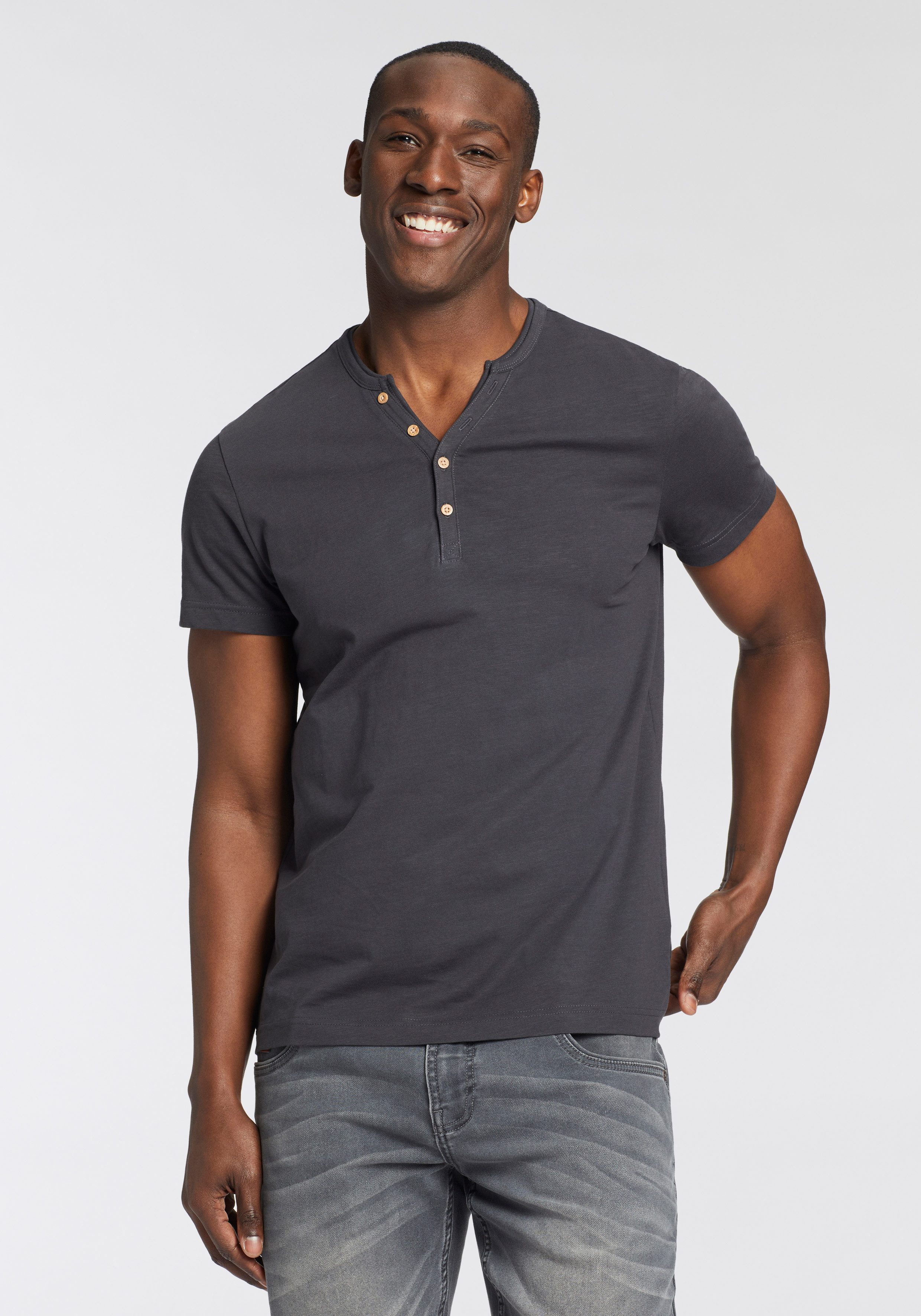 Bruno Banani T-shirt Met geknoopte V-hals