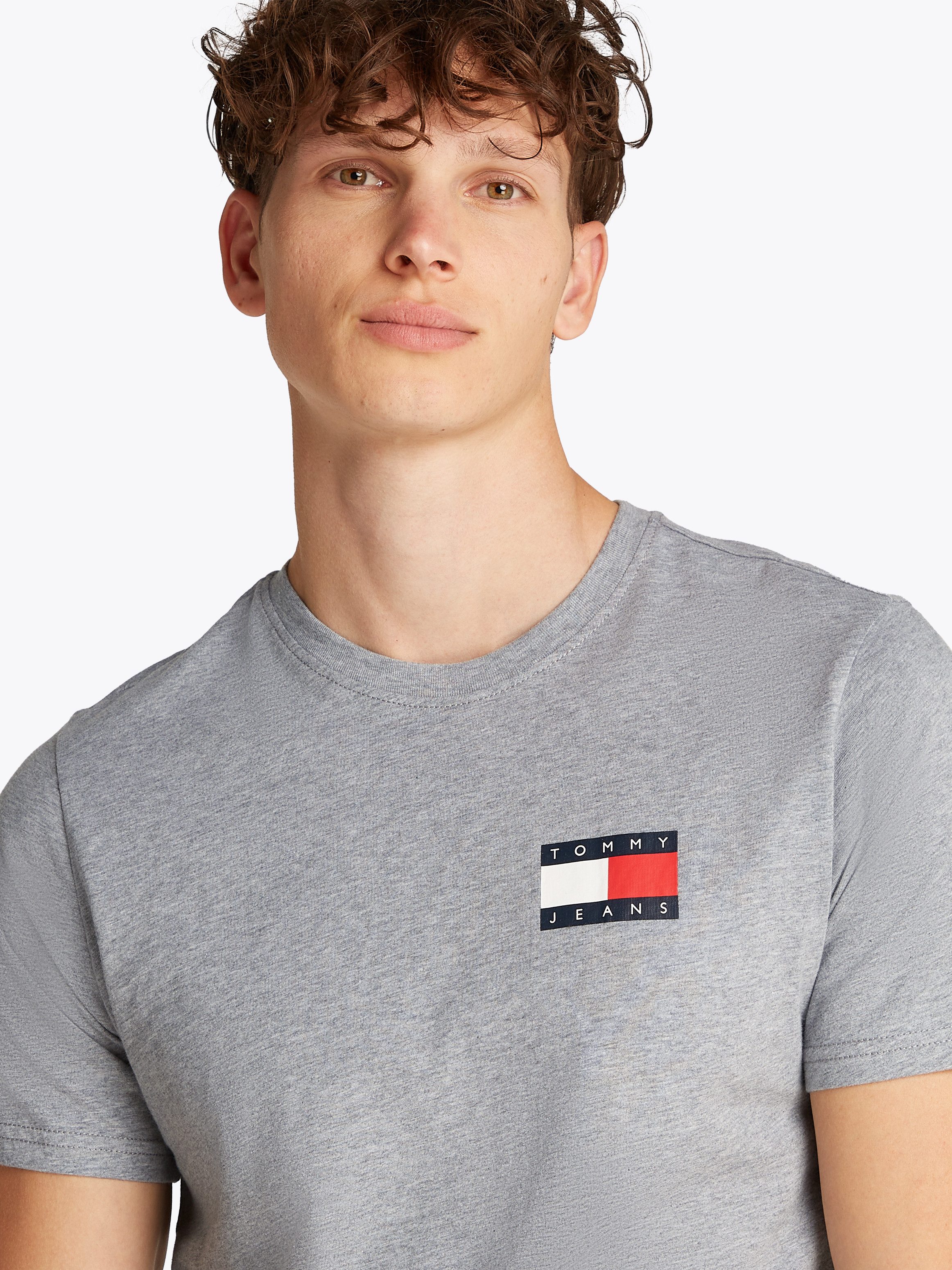 TOMMY JEANS T-shirt TJM SLIM ESSENTIAL FLAG TEE EXT
