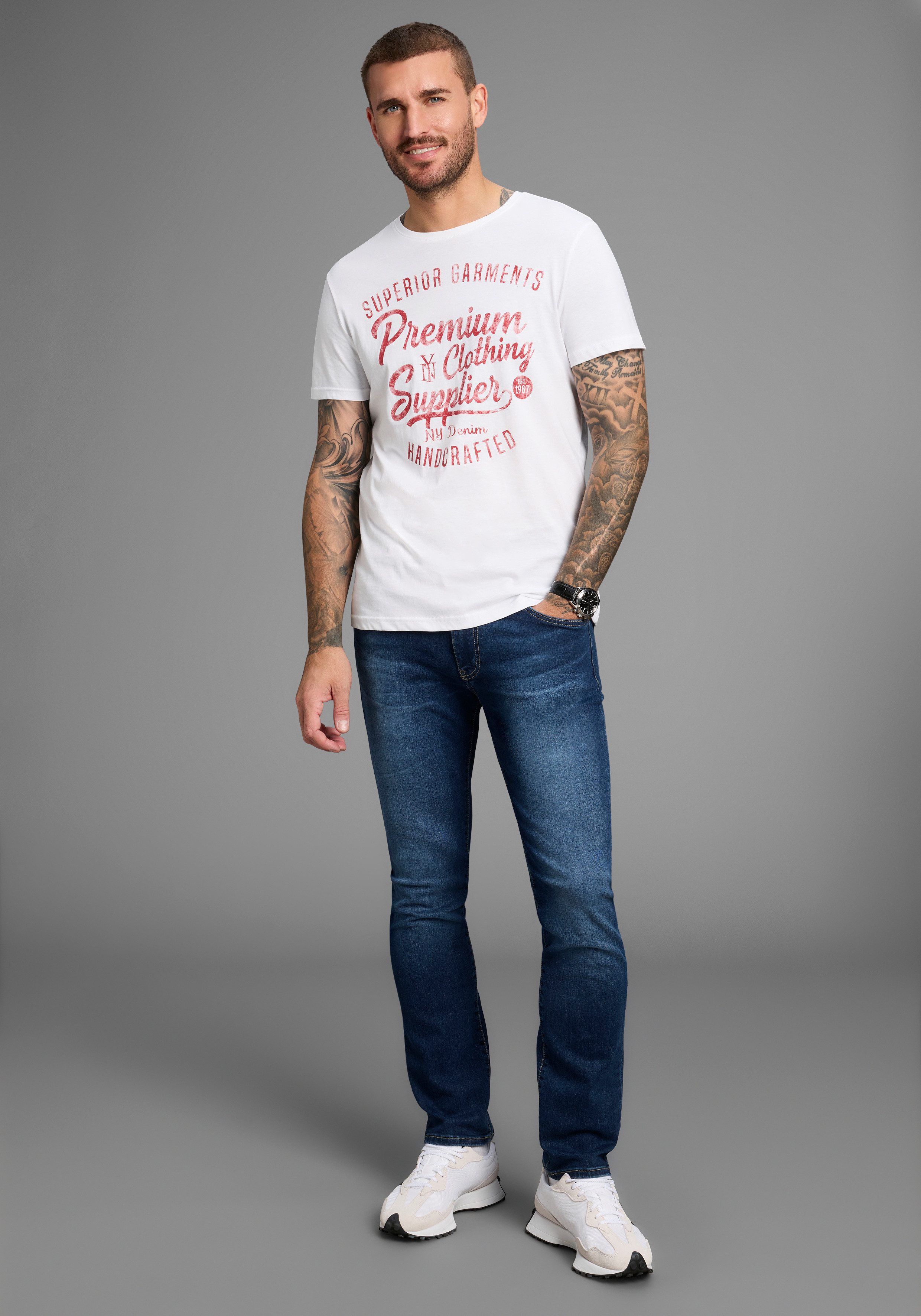 AJC T-shirt Korte mouwen, smalle pasvorm, in vintage-ontwerp