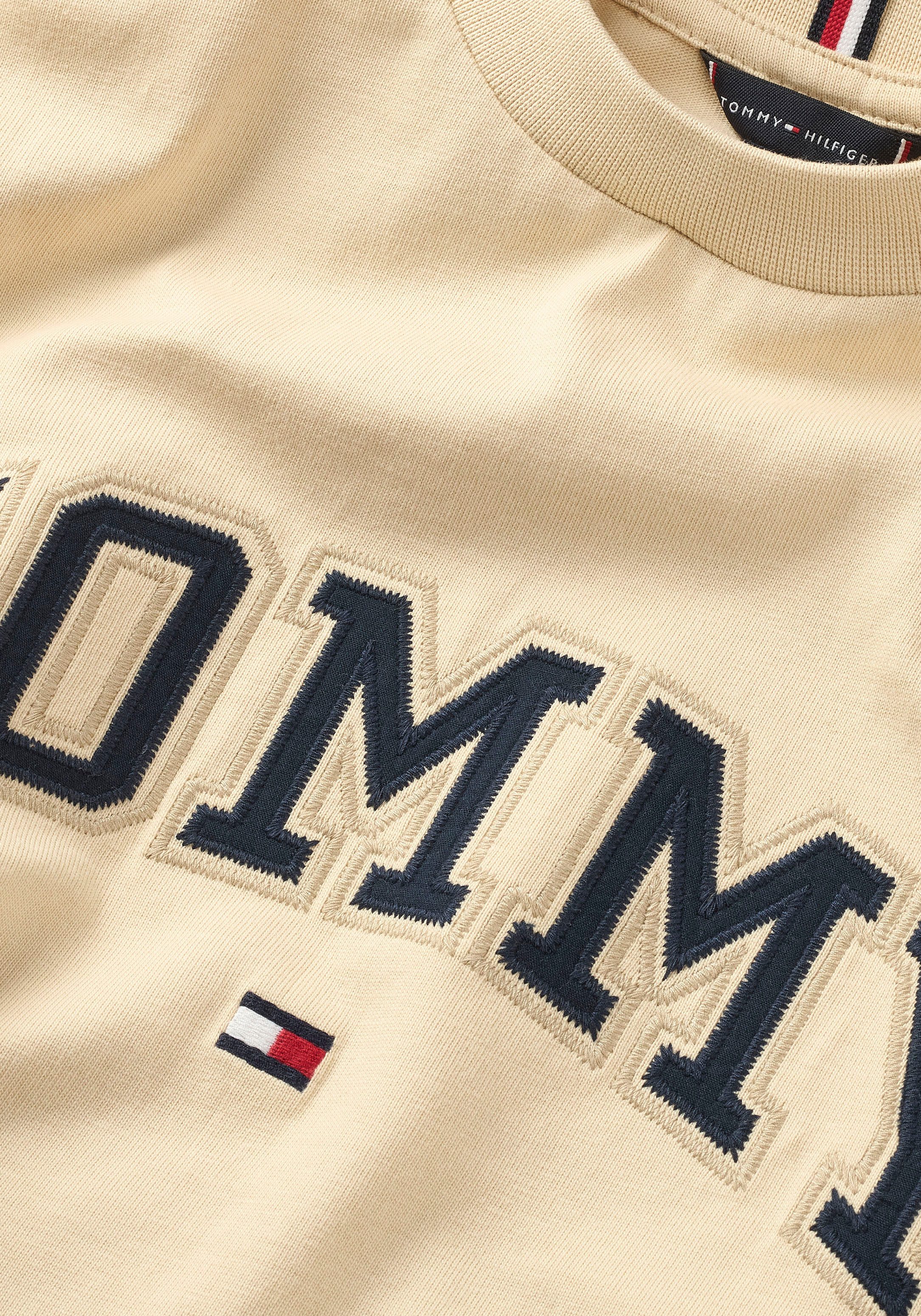 Tommy Hilfiger Shirt met korte mouwen VARSITY EMBROIDERY TEE SS Kinderen tot 16 jaar met logostiksel