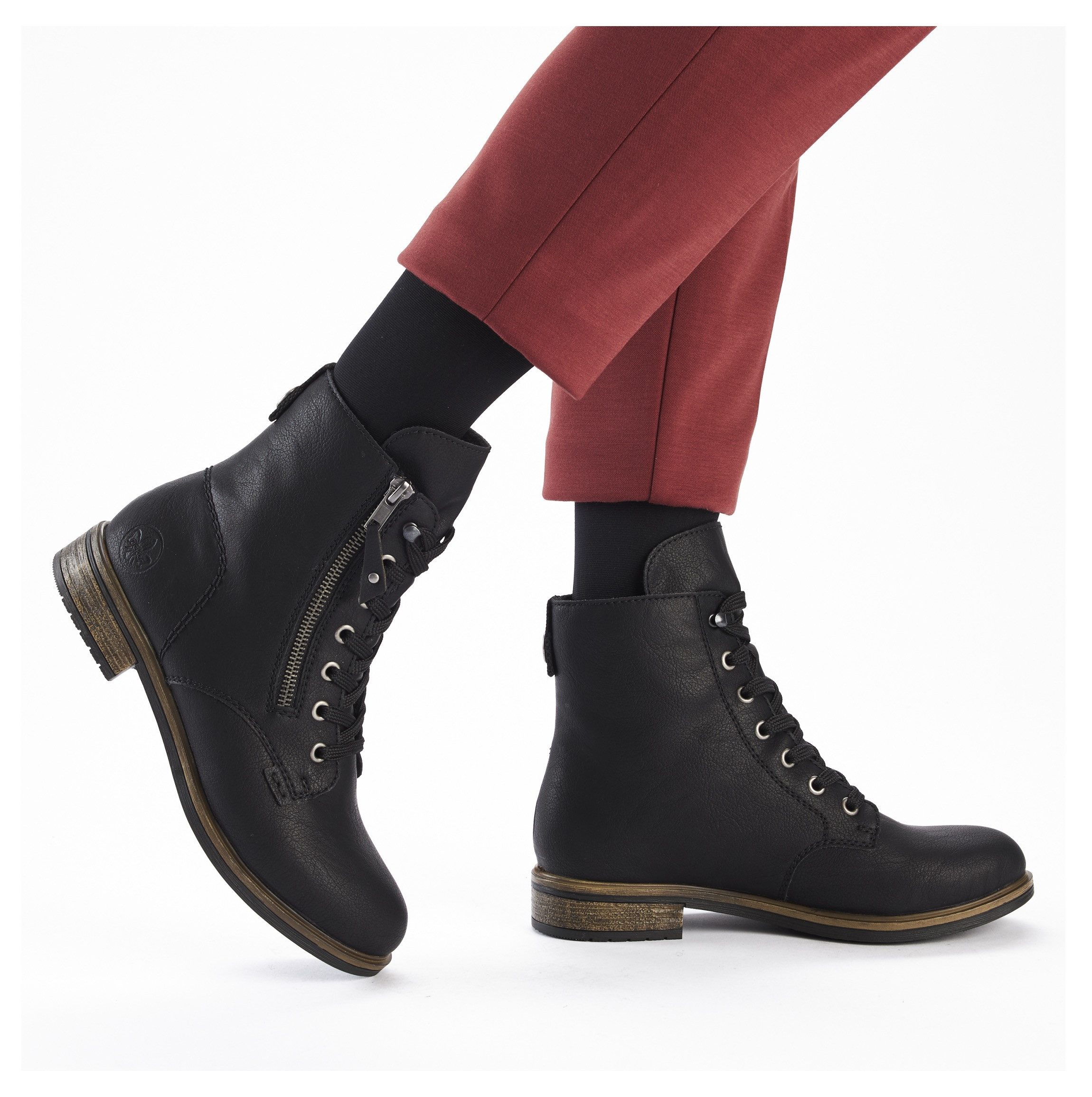 Rieker Veterlaarsjes , veterschoenen, blokhak, in klassieke vorm