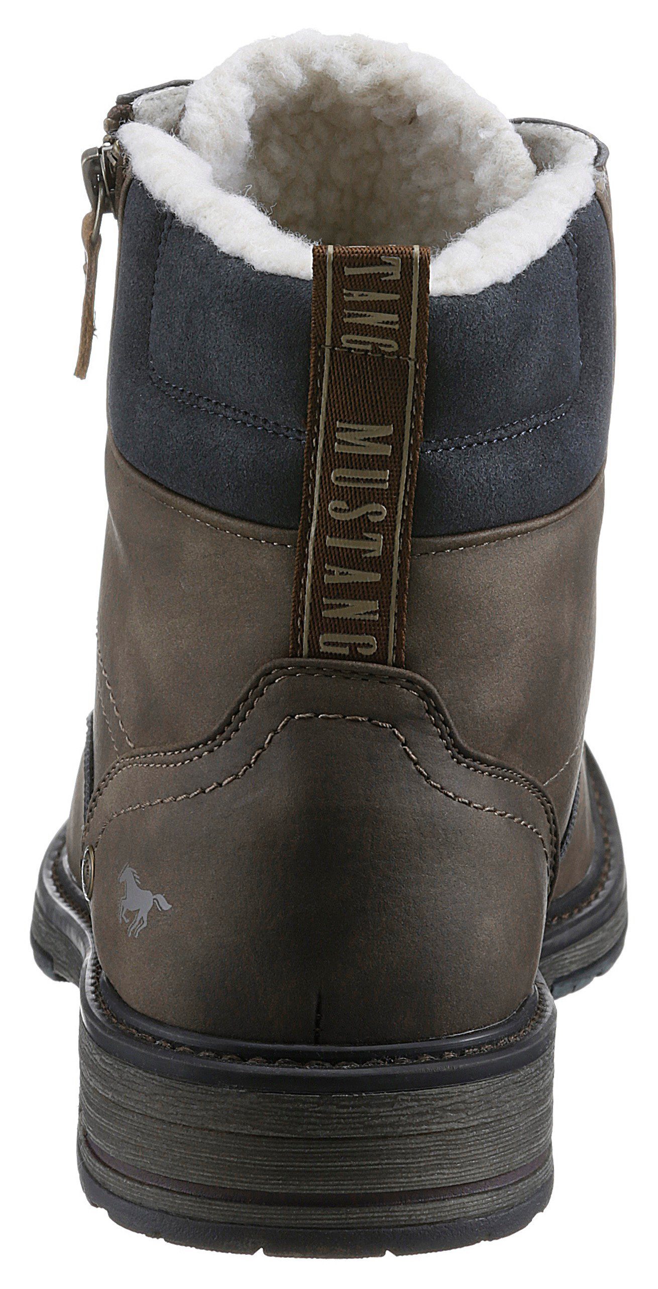 Mustang Shoes Hoge veterschoenen met zijrits voor gemakkelijker instappen