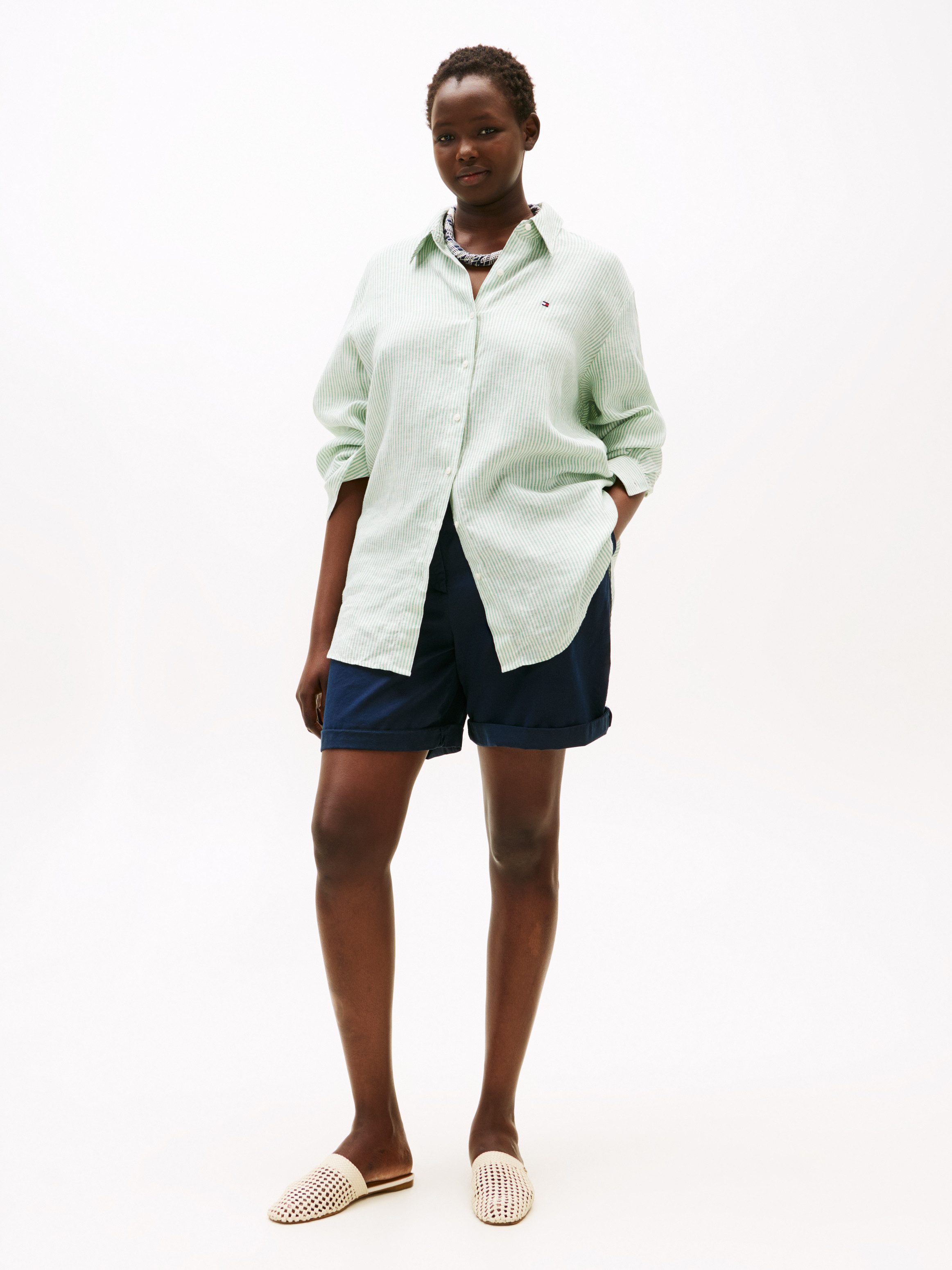 Tommy Hilfiger Curve Short CRV CO BLEND GMD CHINO SHORT in grote maten, chino kwaliteit, logoborduursel