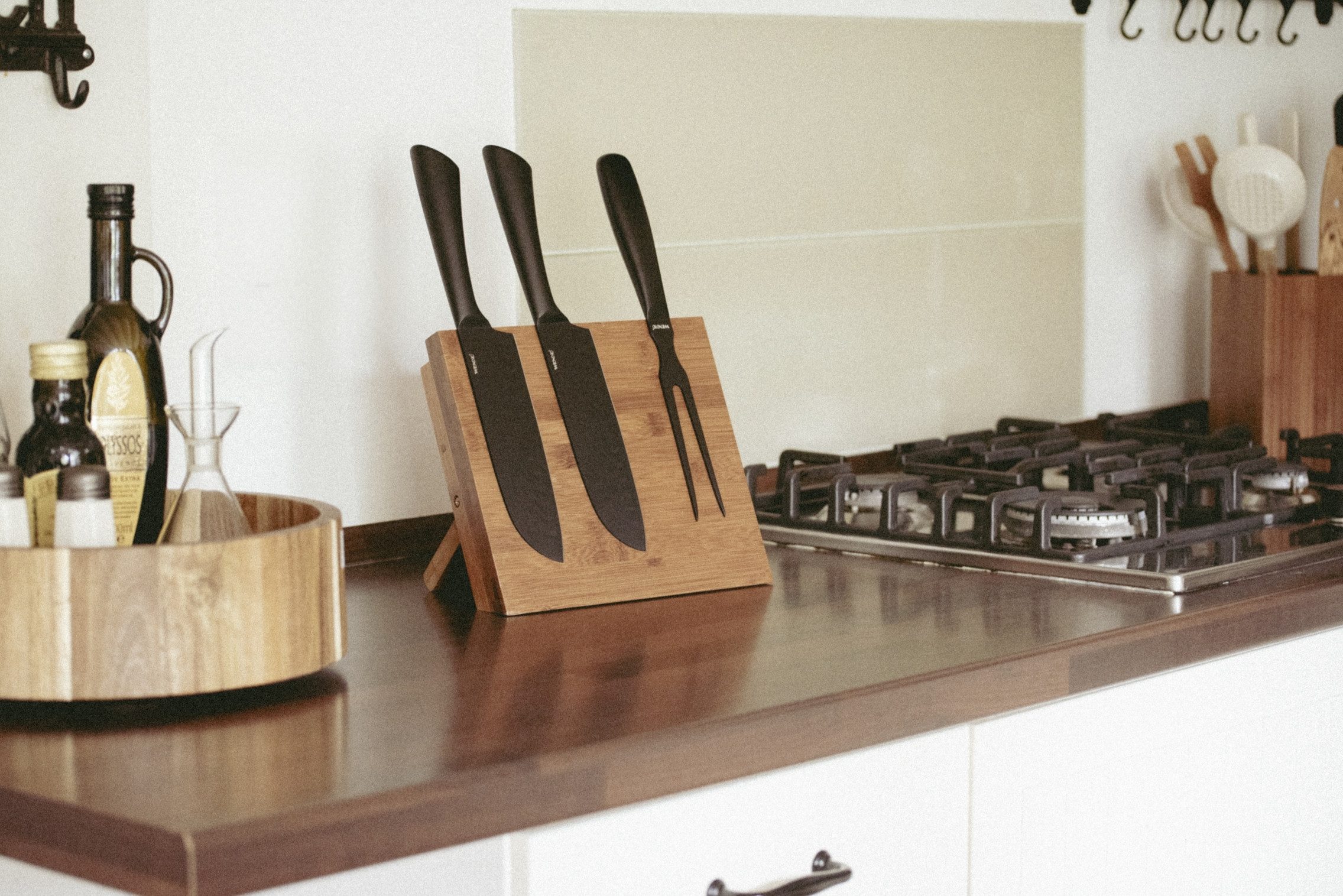 WENKO Magnetisch messenblok Model Mesina magnetische messenhouder voor de keuken, bamboe, landhuisstijl