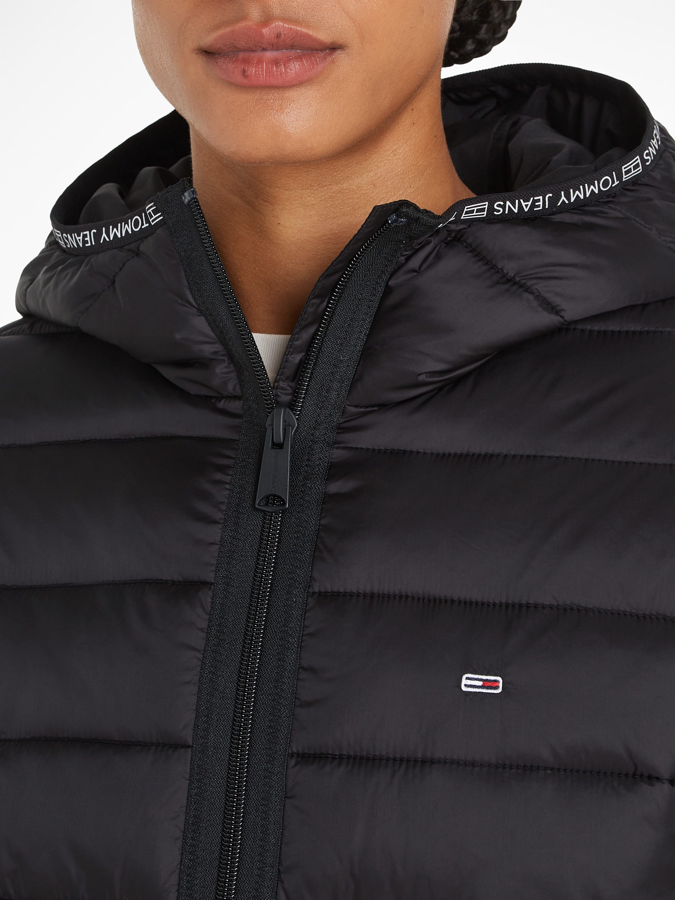 Tommy Jeans Curve Gewatteerde jas TJW QUILTED TAPE HOOD JACKET EXT