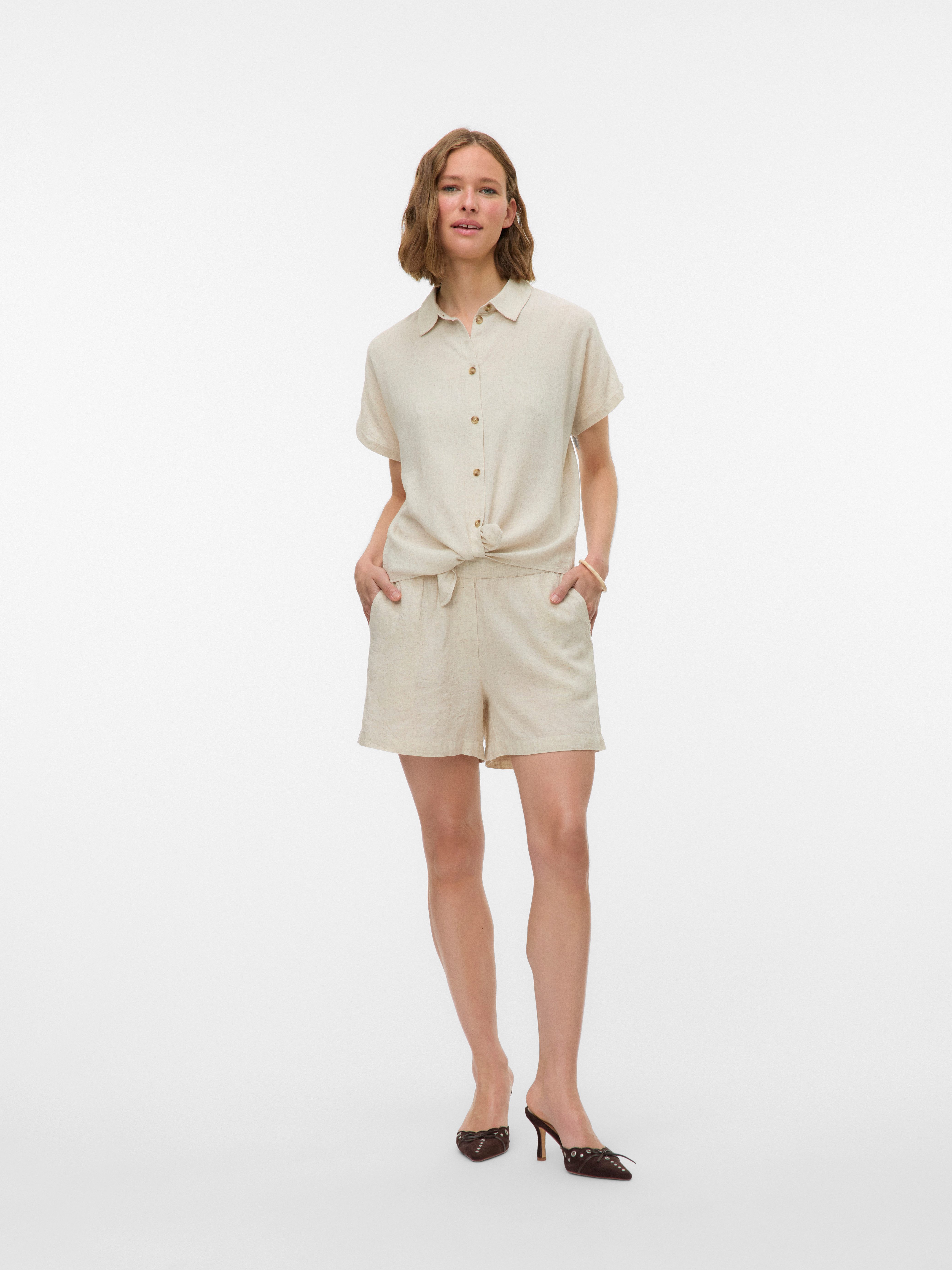 Vero Moda Short VMTHEA MW SHORTS WVN NOOS