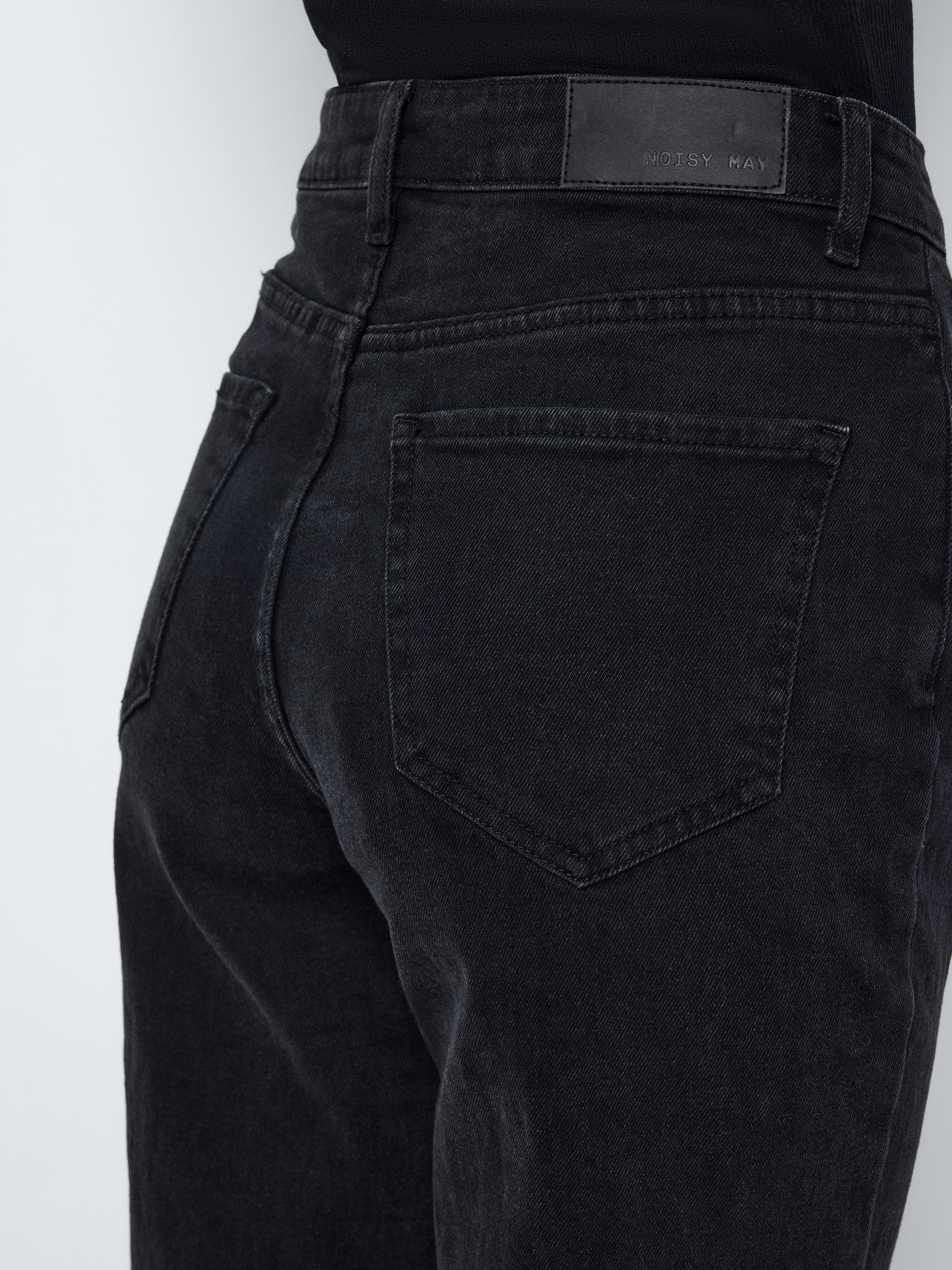 Noisy may High-waist jeans NMDAISY HW MOM FIT JEAN BLACK FWD NOOS