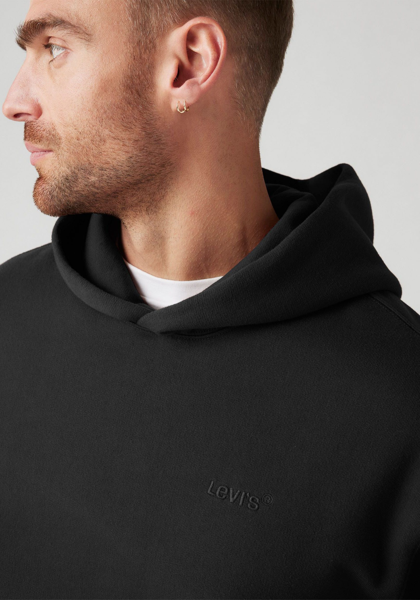 Levi's® Hoodie THE AUTHENTIC HOODIE met kleine ton-sur-ton logo-borduursel op de borst