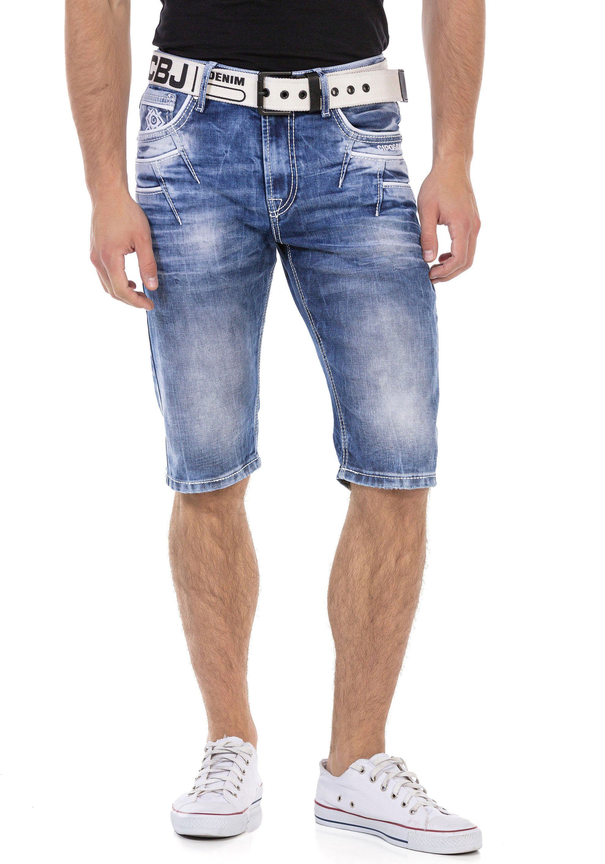 Cipo & Baxx Bermuda in denim en met markante zakken