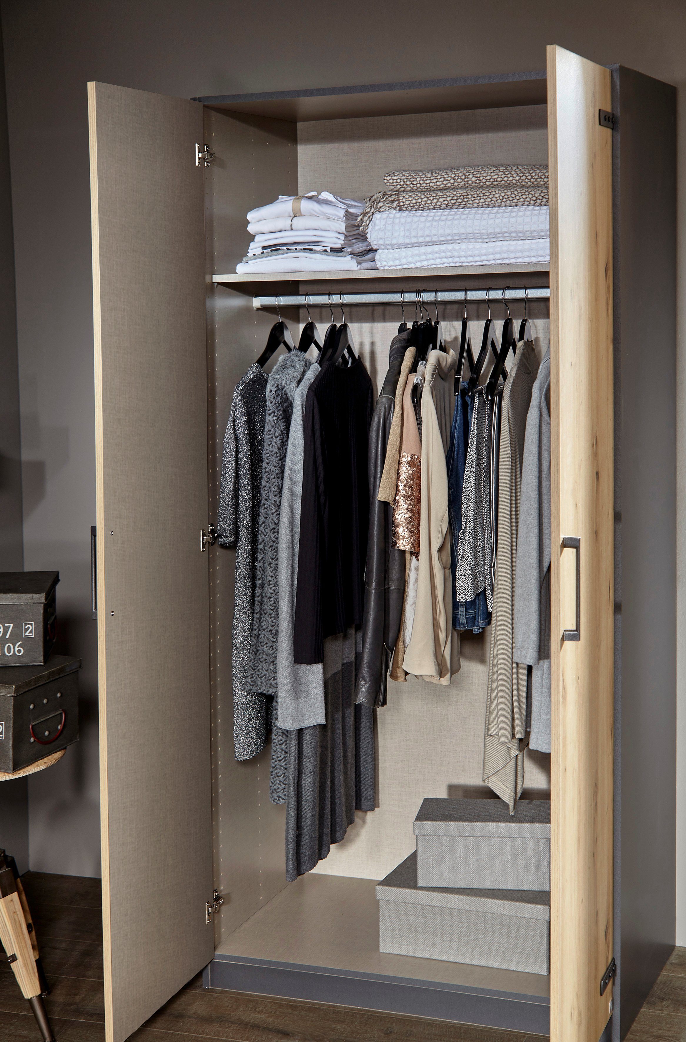 rauch Draaideurkast Holmes met applicaties "industrial style"