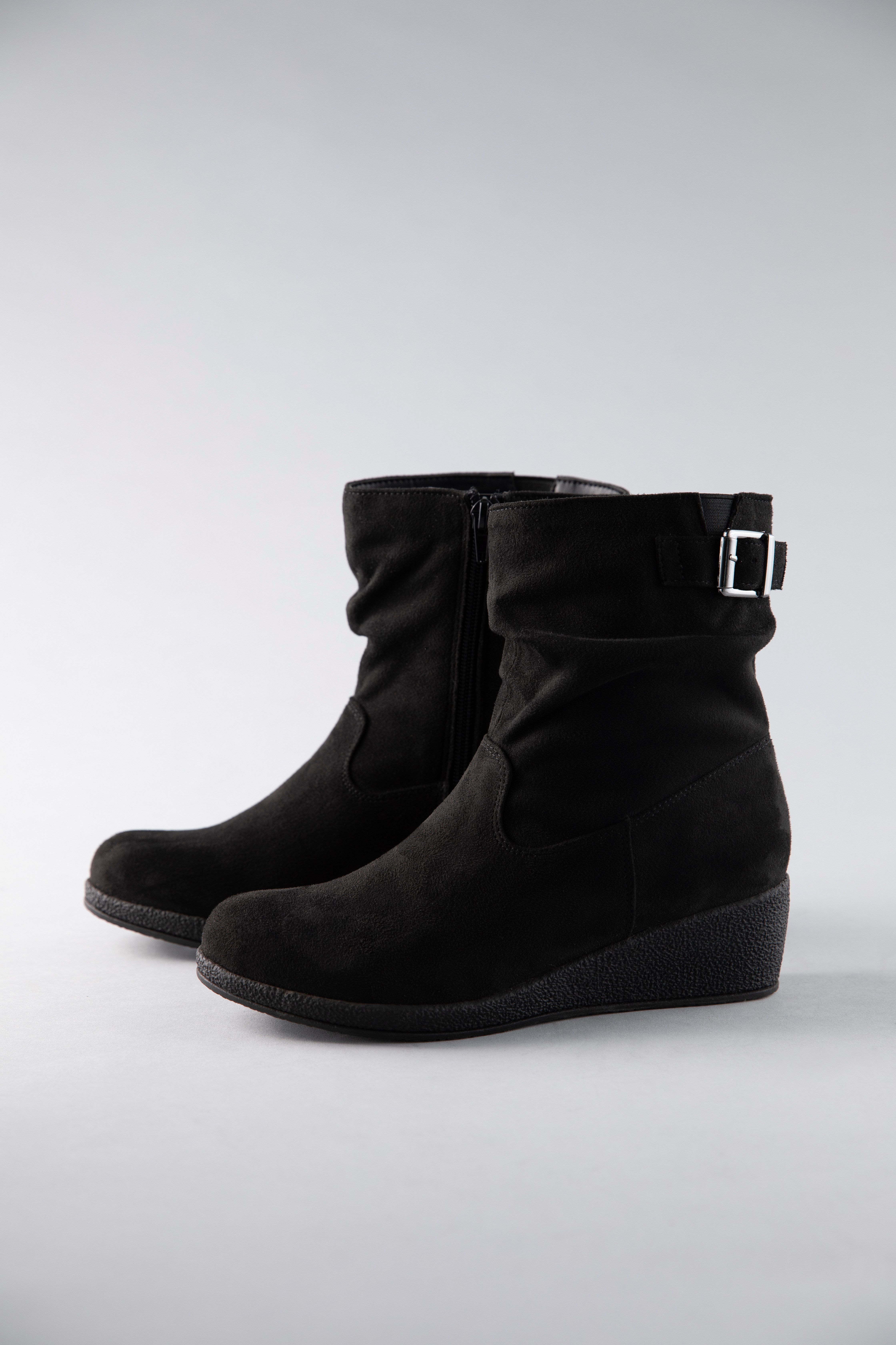 Aniston SHOES Laarsjes met sleehak keilboots, casual enkellaars met slouchy schacht - nieuwe collectie