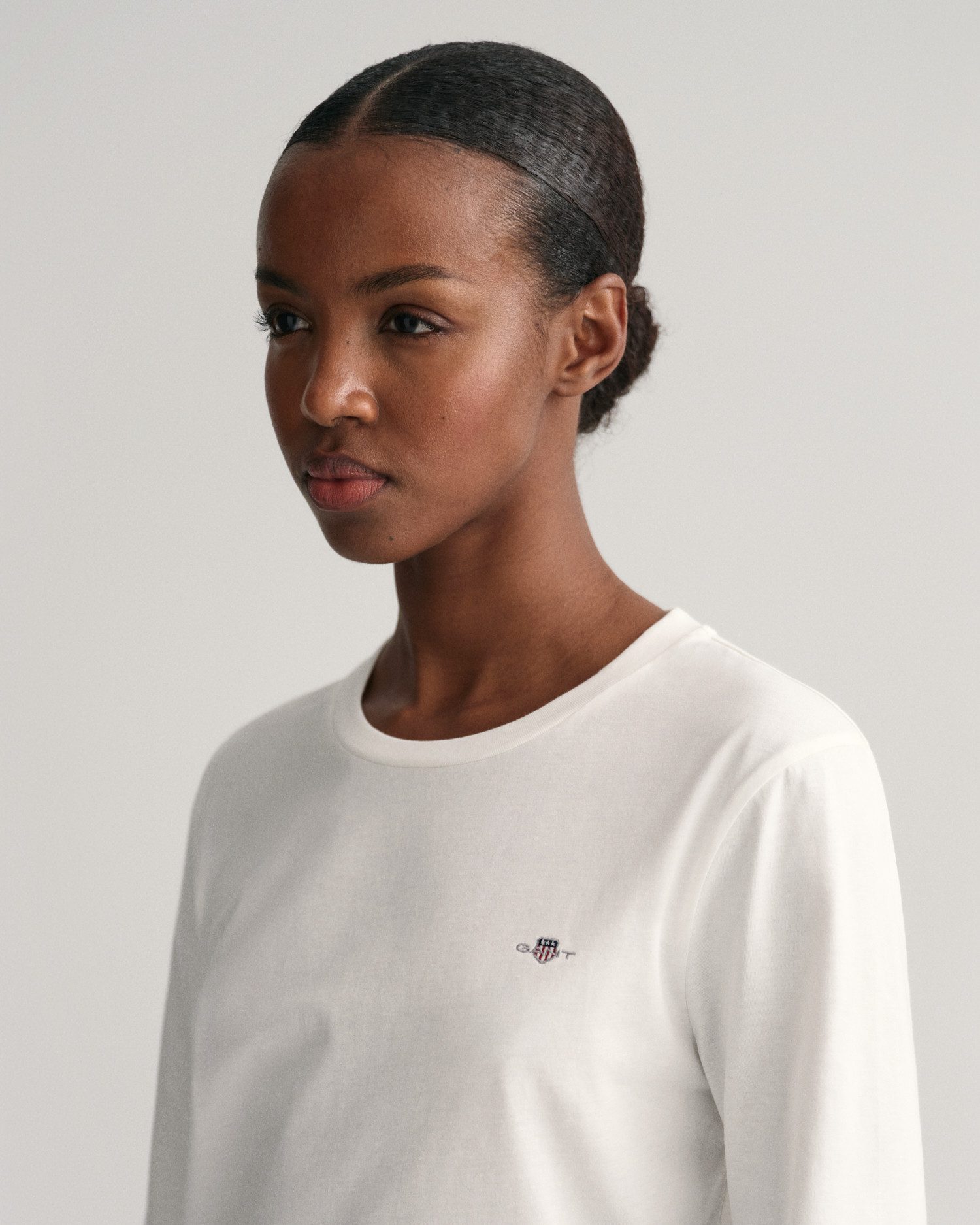 Gant Shirt met lange mouwen REG SHIELD LS T-SHIRT klein logoborduursel op borsthoogte