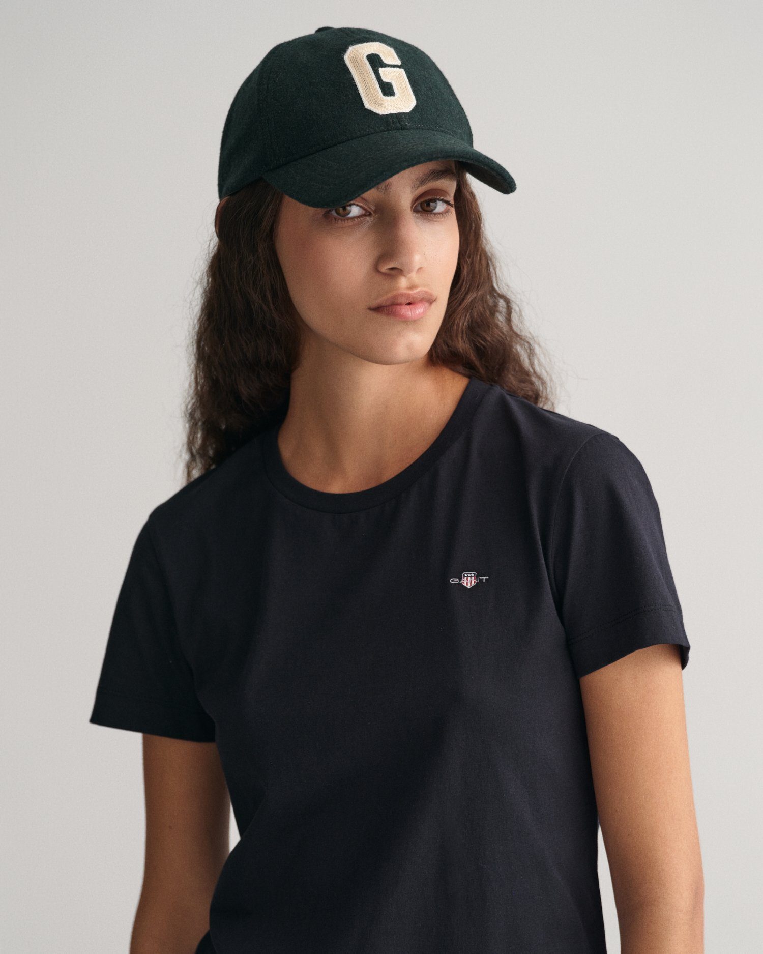 Gant T-shirt REG SHIELD KA T-SHIRT met een klein geborduurd wapenschild op de borst
