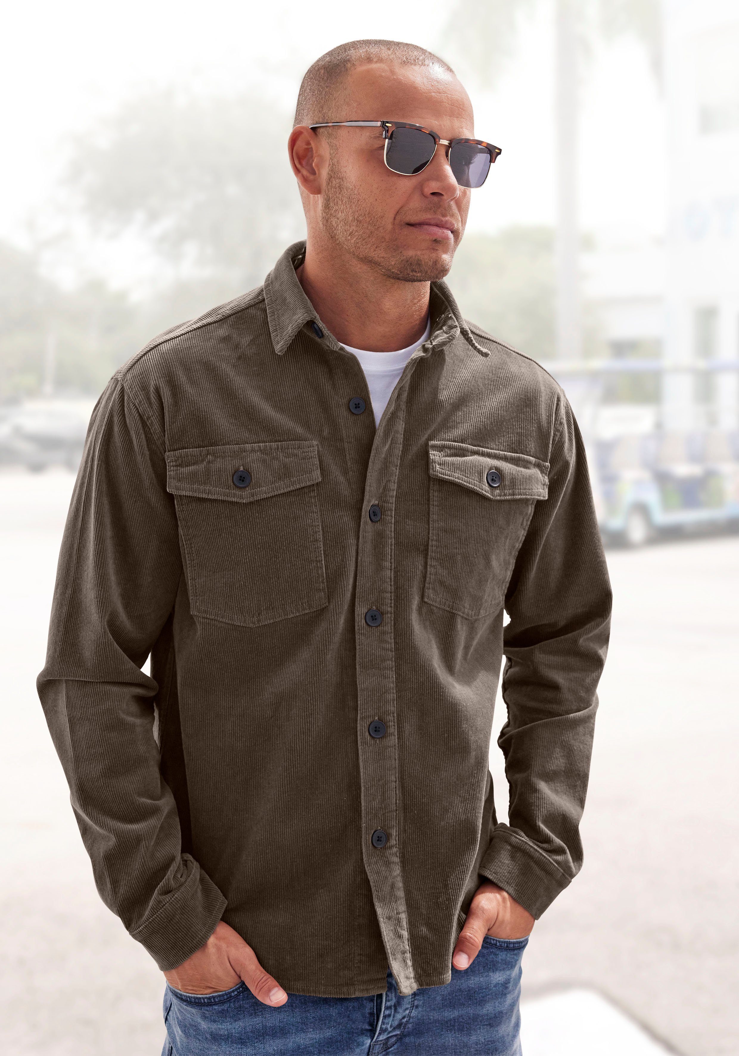 John Devin Overhemdjasje modern cord overshirt with patch pockets