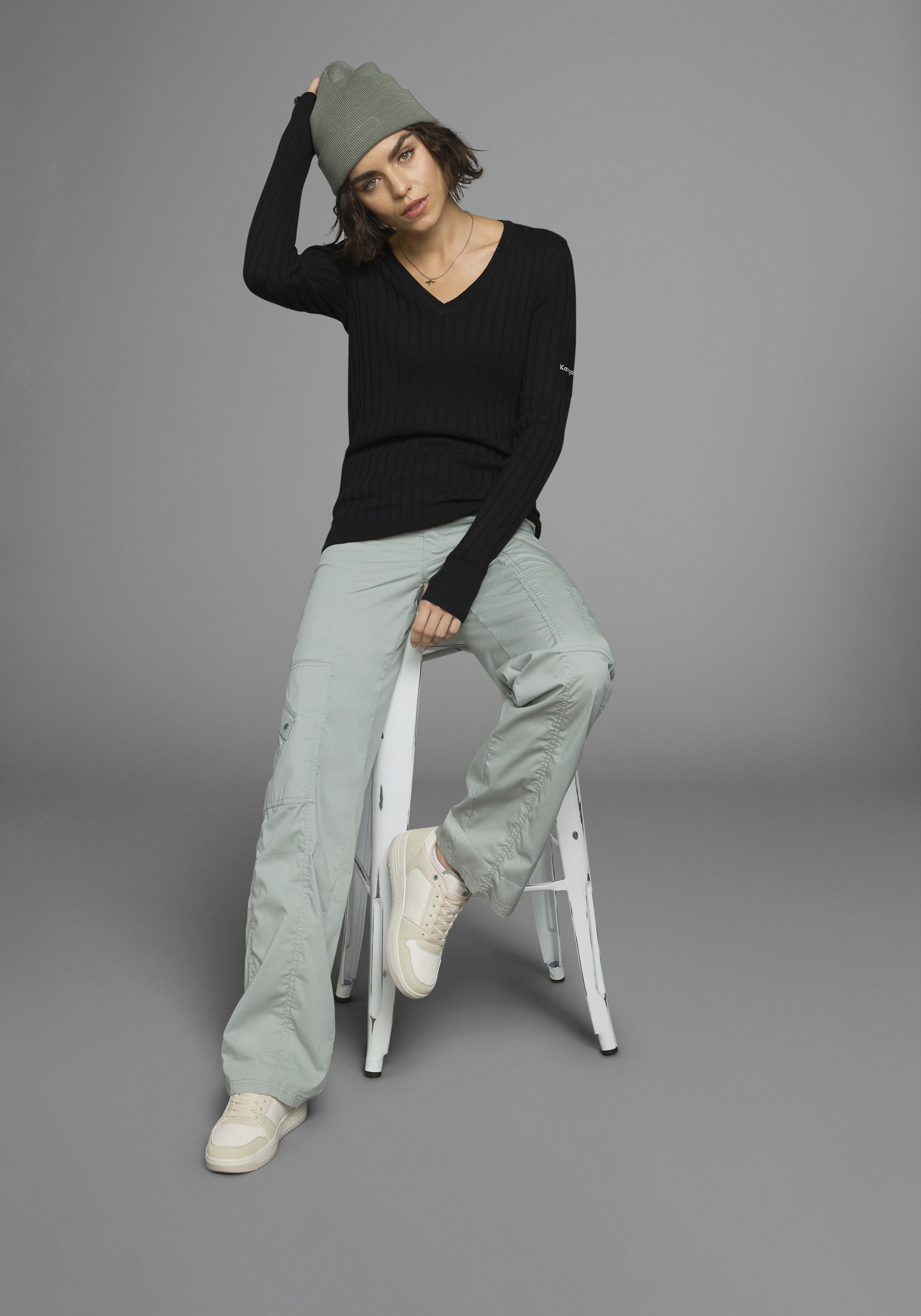 KangaROOS Trui met V-hals in breed geribd fijntricot