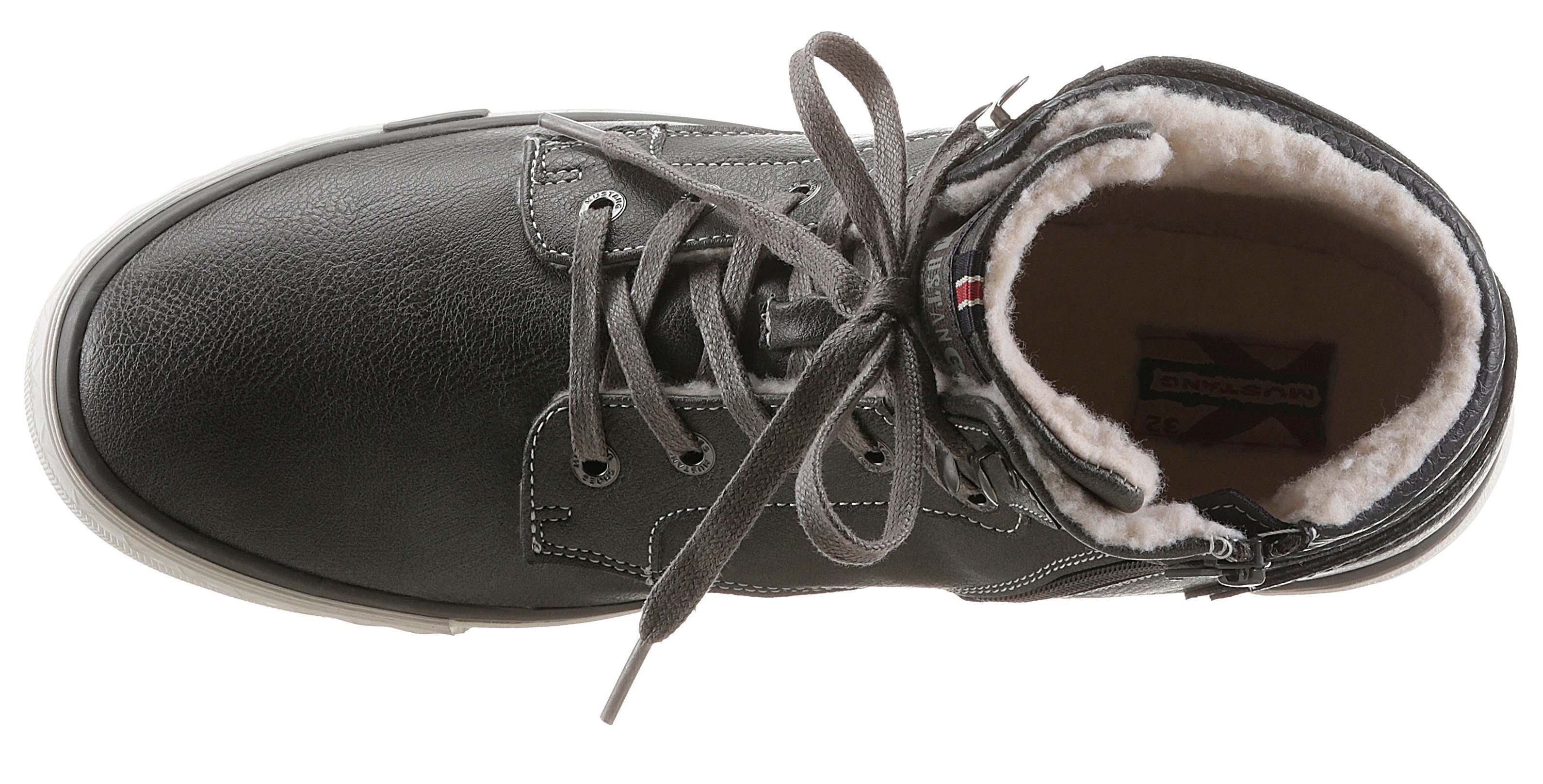 Mustang Shoes Sneakers met doelmatige rits aan de binnenkant