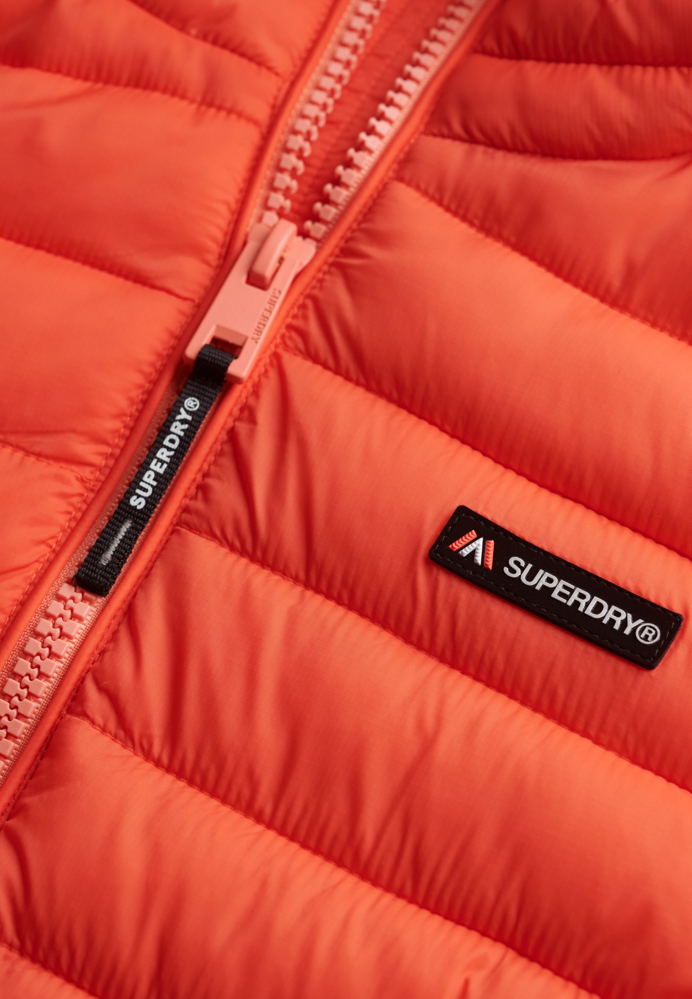 Superdry Gewatteerde jas HOODED FUJI LITE PADDED JACKET