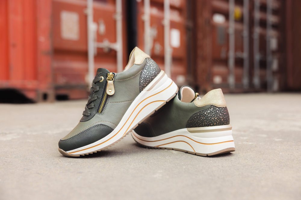 Remonte Sneakers met sleehak met praktische verwisselbare binnenzool, vrijetijdsschoen, lage schoen, veterschoen