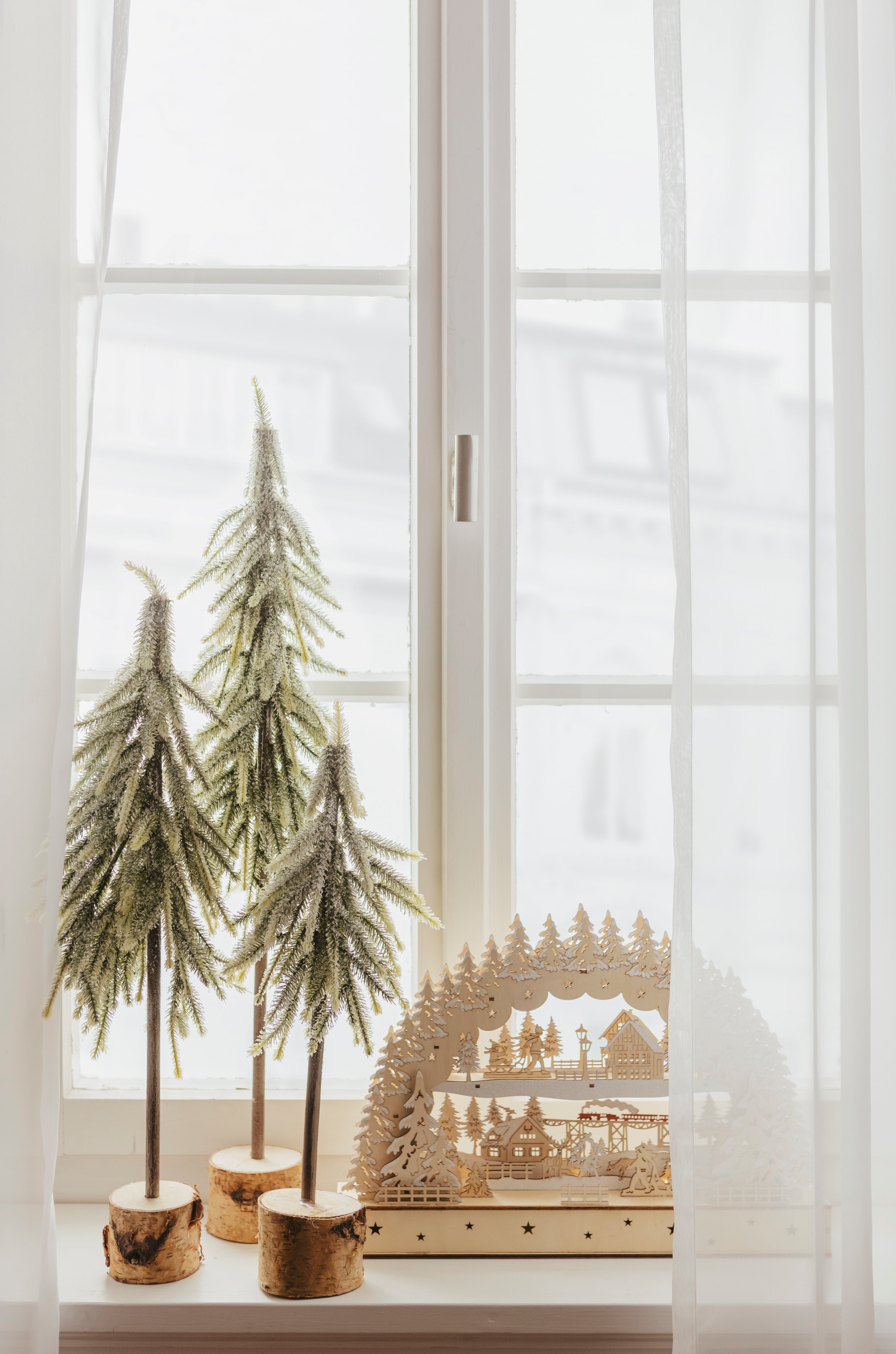my home Deco-boom Janosch, kerstversiering Stam van de spar met besneeuwde twijgen op houten sokkel (1 stuk)