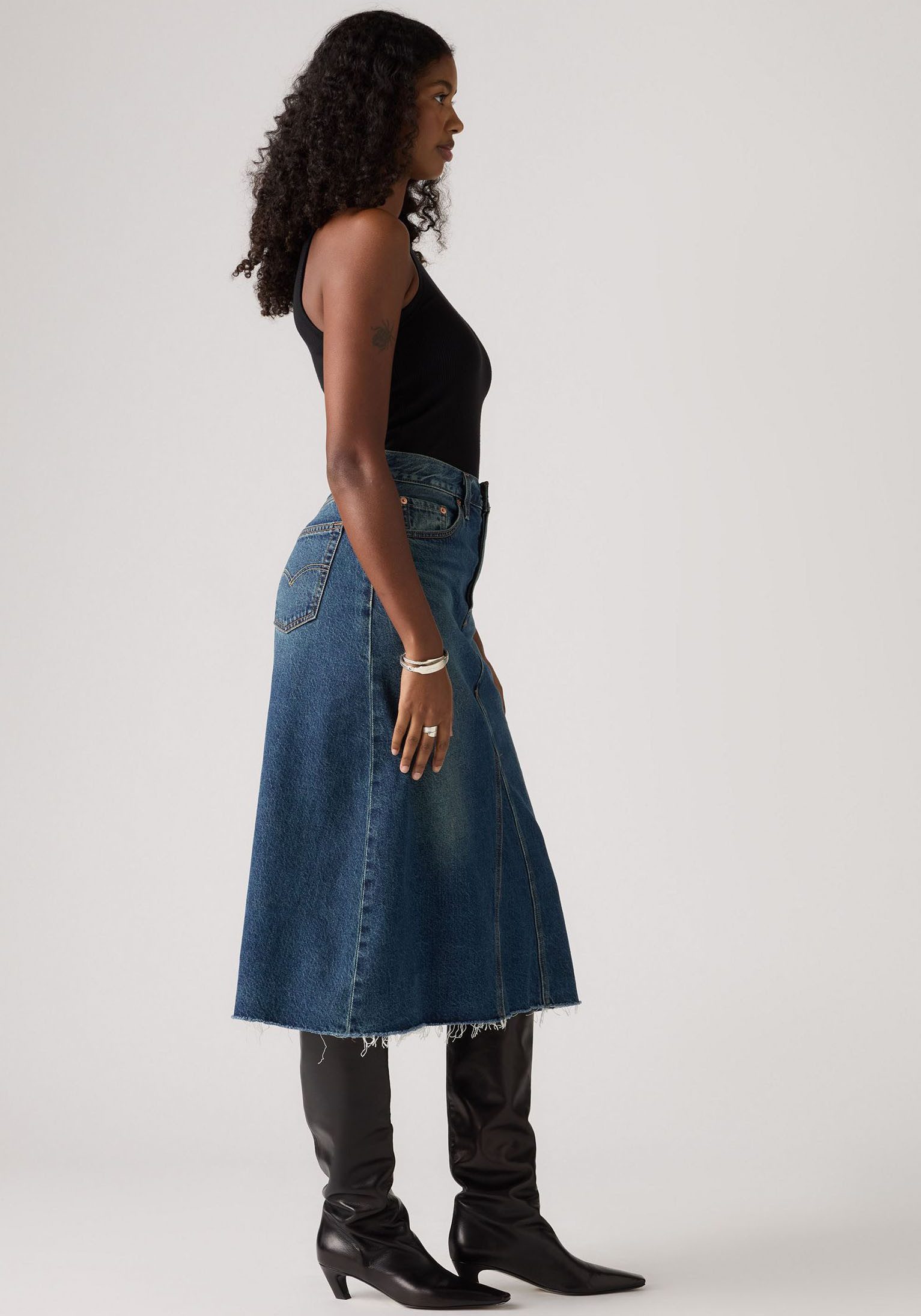 Levi's® Jeans rok HR A LINE DECON SKIRT in trendy midi-lengte met rafelige rand