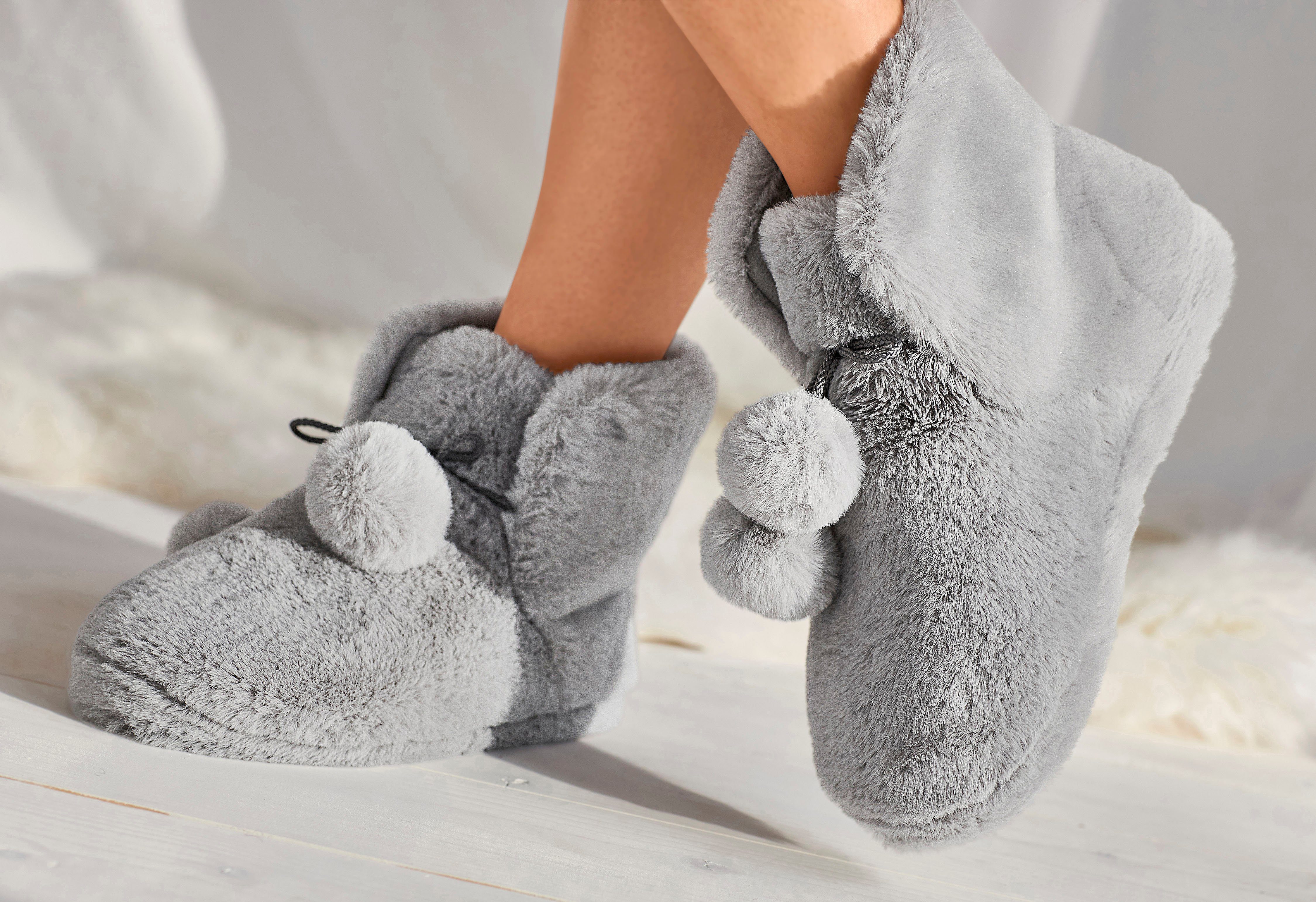 Vivance Pantoffels Pluchen pantoffels Pantolette, pantoffel, laarzen met knuffelig faux fur VEGAN
