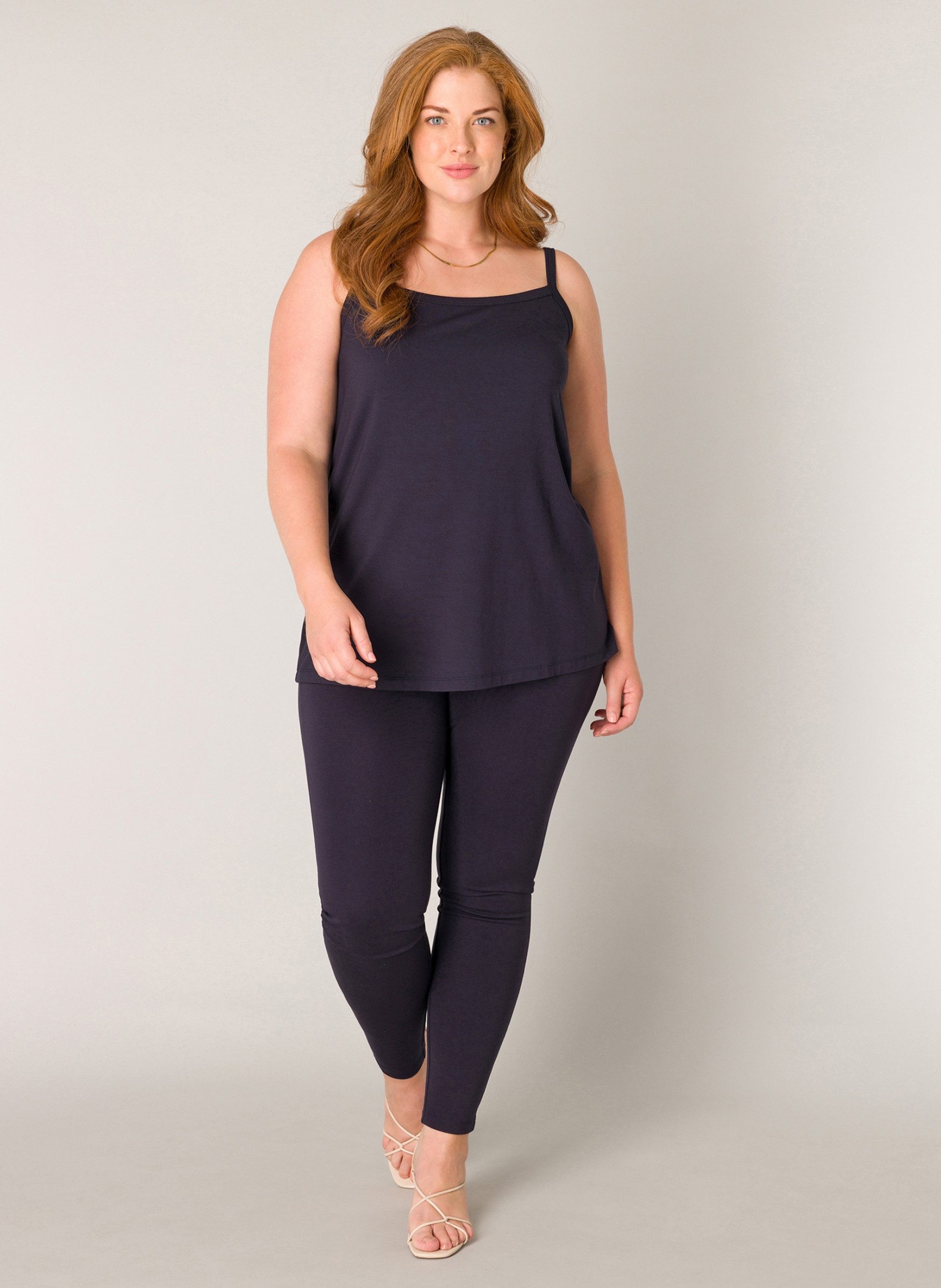 Base Level Curvy Top met spaghettibandjes ALEXA Verstelbare bandjes