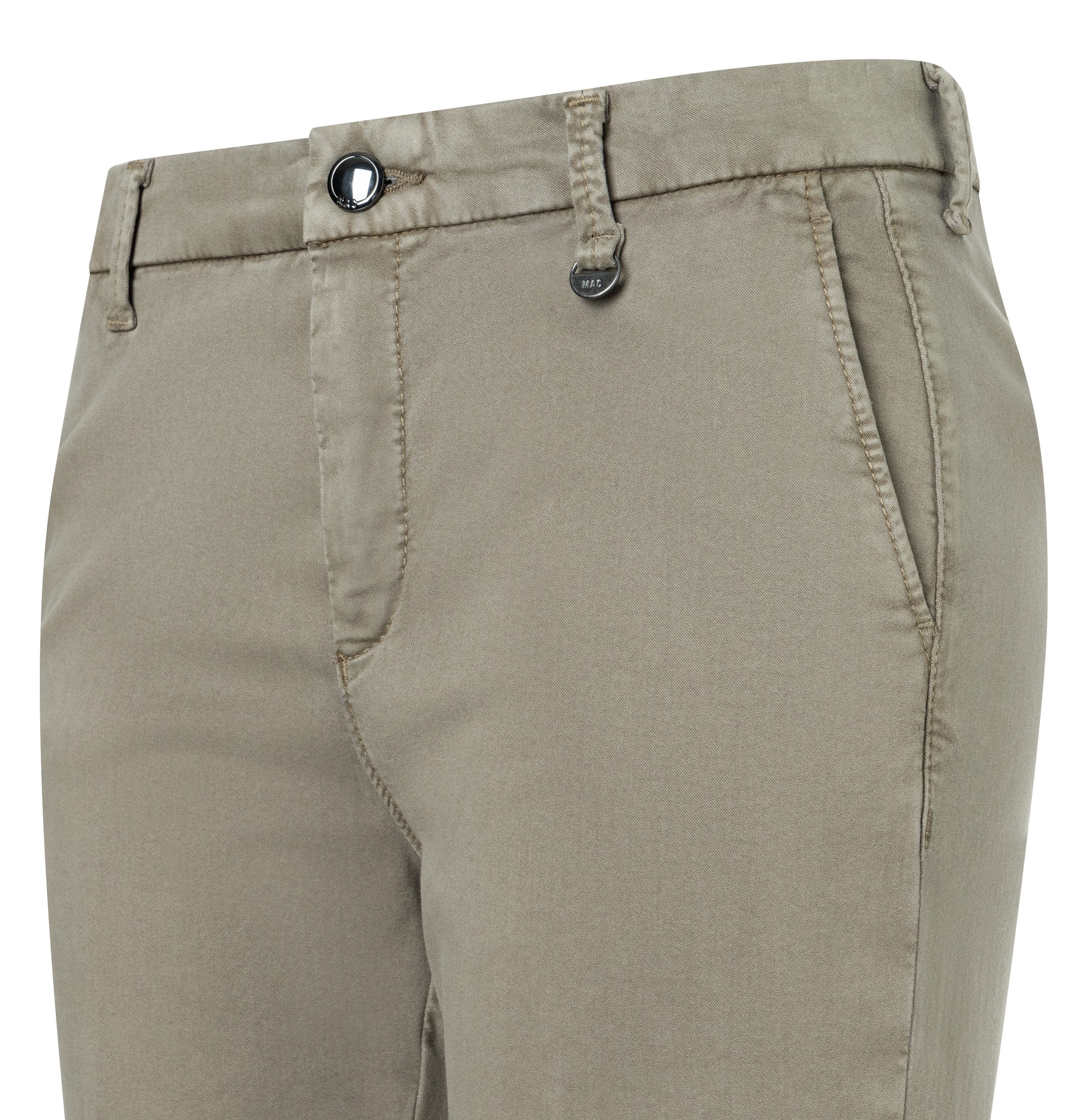 MAC Chino turn up met subtiele glans, elegant en sportief tegelijk
