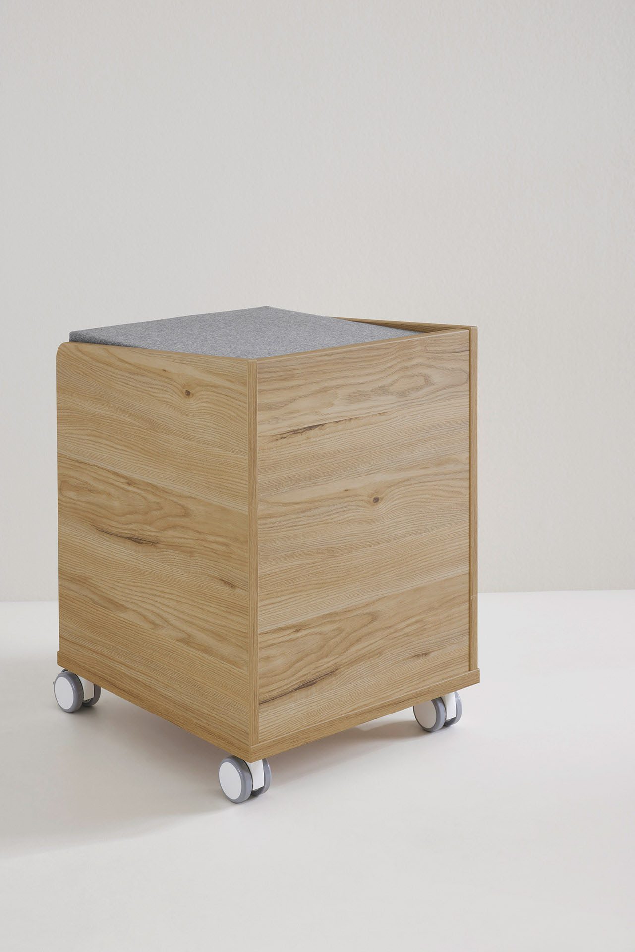 PAIDI Kinderwelten Container Diego rollcontainer met twee lades en een plank als zitvlak geschikt