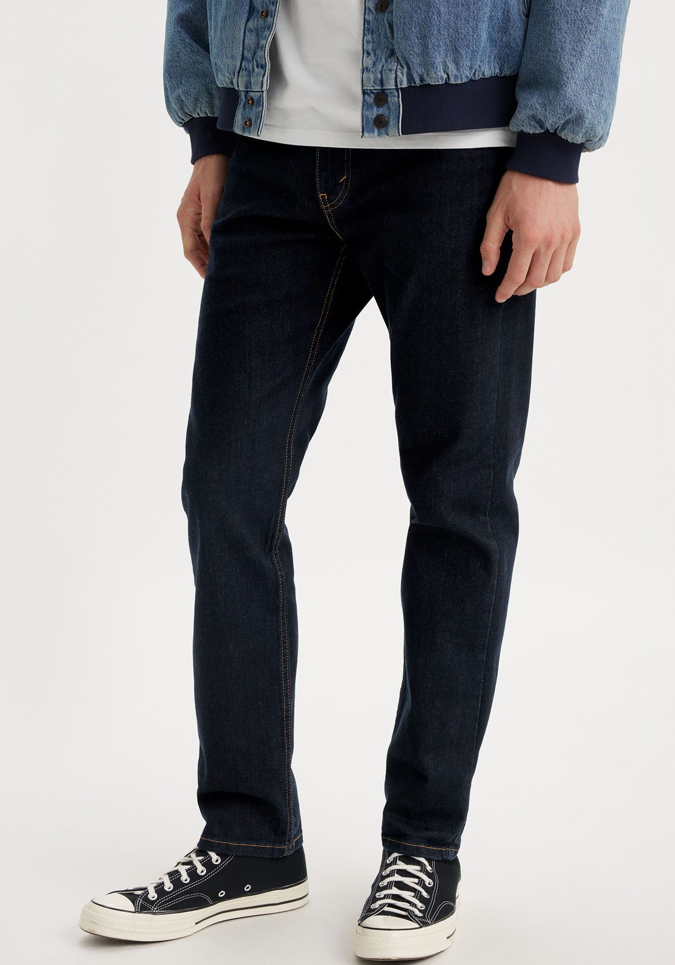 Levi's Tapered jeans 502 TAPER in een elegante, moderne stijl