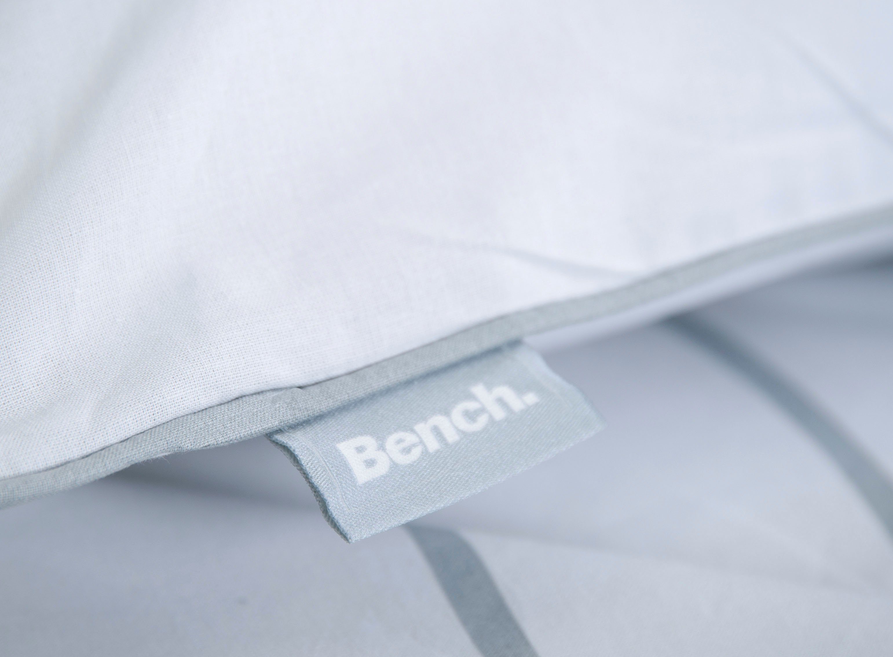 Bench. Tweezijdig te gebruiken overtrekset Bench Kussenovertrek met decoratieve paspel