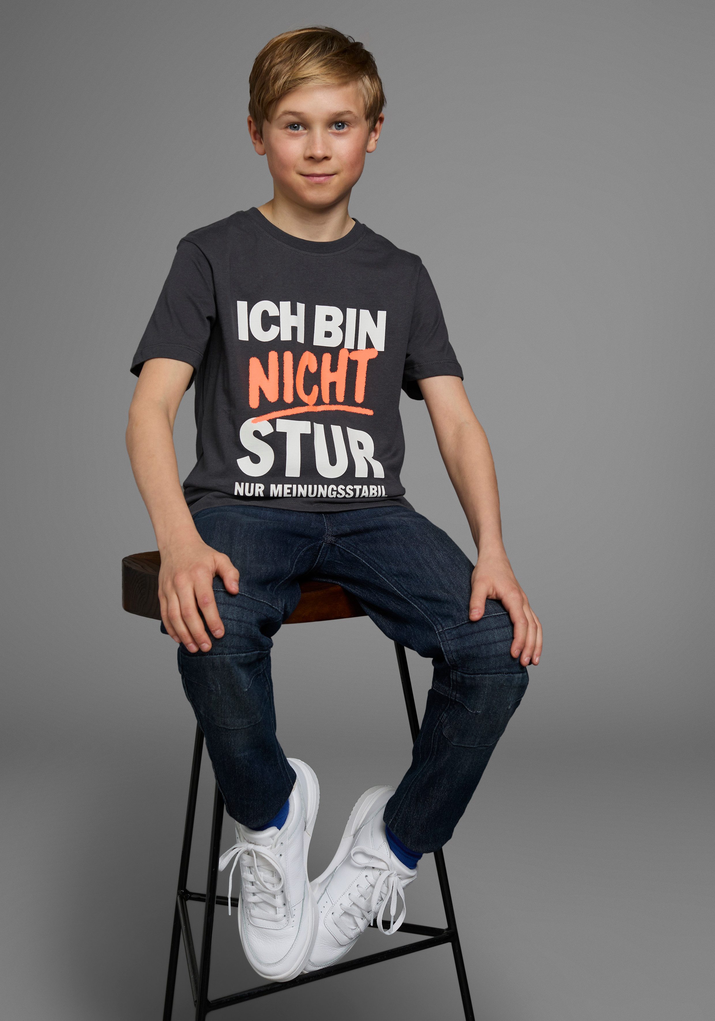 KIDSWORLD T-shirt Ich bin nicht stur Korte mouwen, met ronde hals, met trendy opdruk