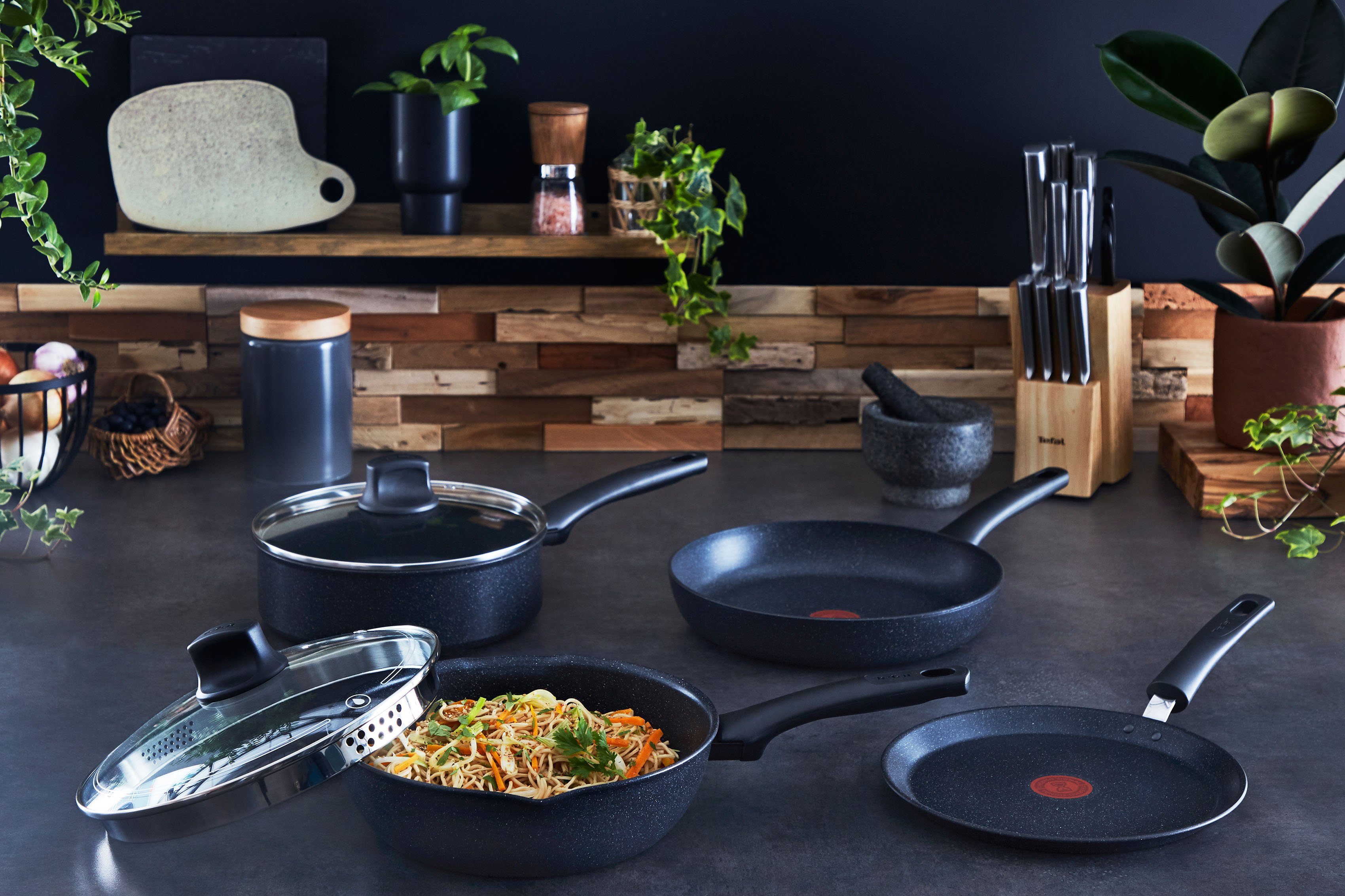 Tefal Koekenpan Black stone Aluminium, Mineralia anti-aanbak, thermo-signaal, voor alle kookplaten, inductie (1-delig)