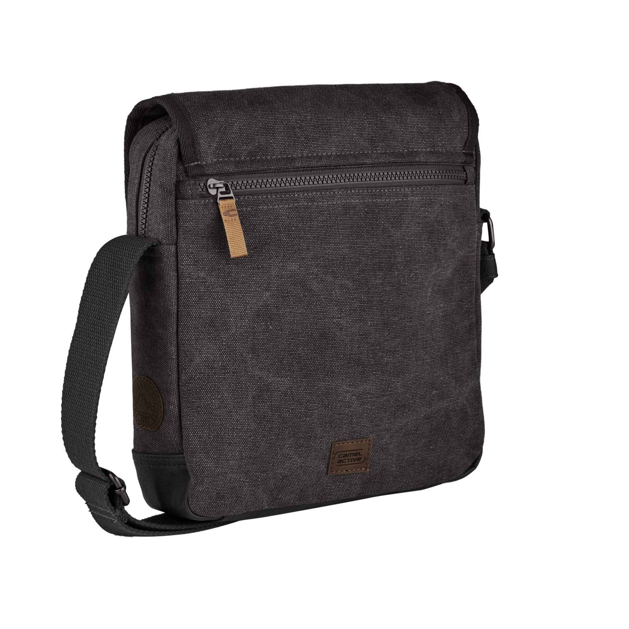 camel active Schoudertas Air Canvas model van zacht lederimitatie afgewerkt met applicaties