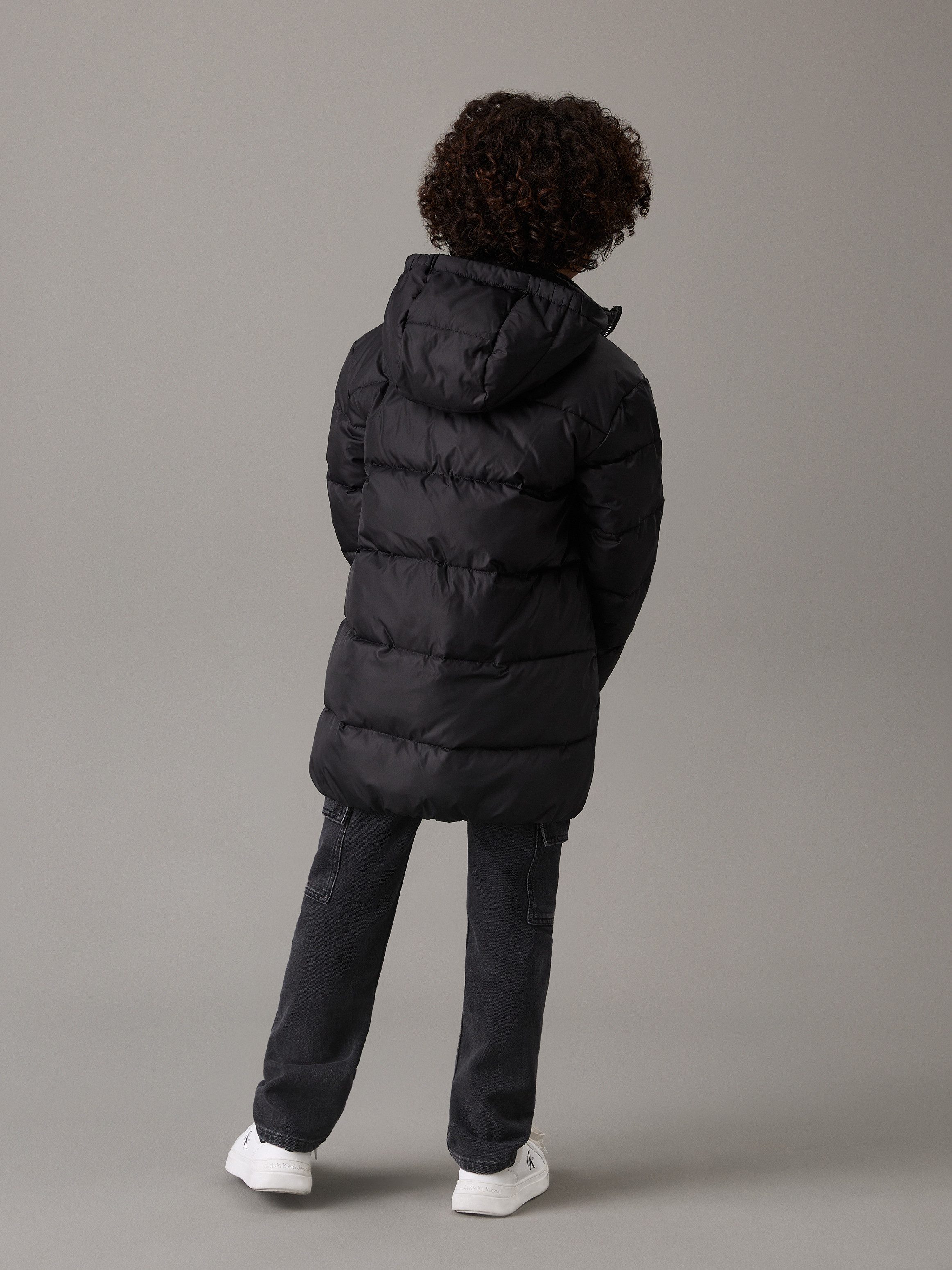 Calvin Klein Parka ESSENTIAL PARKA PUFFER voor kinderen tot 16 jaar en met logo-patch