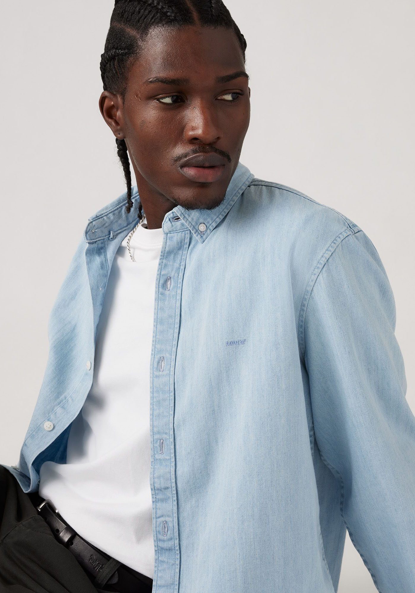 Levi's Overhemd met lange mouwen AUTHENTIC BUTTON DOWN met ton-in-ton logo-borduursel op de borst