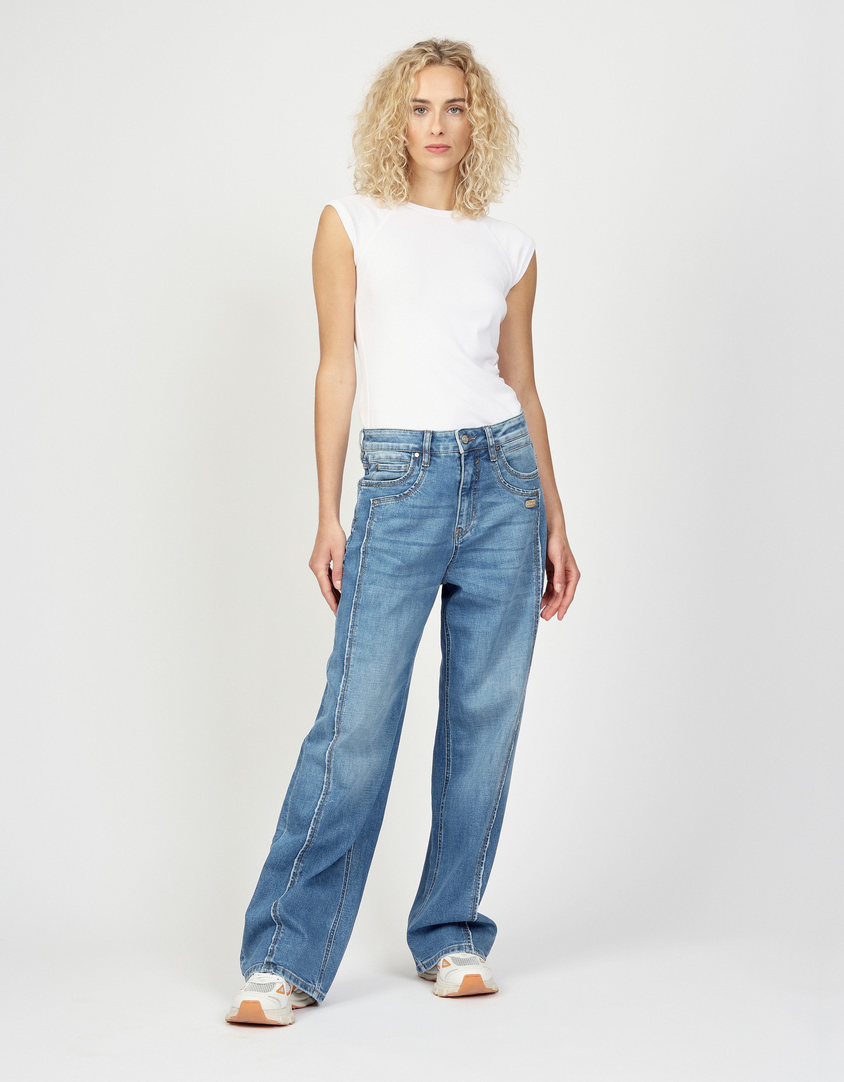 GANG Loose fit jeans 94FANNY met ingewikkelde snit