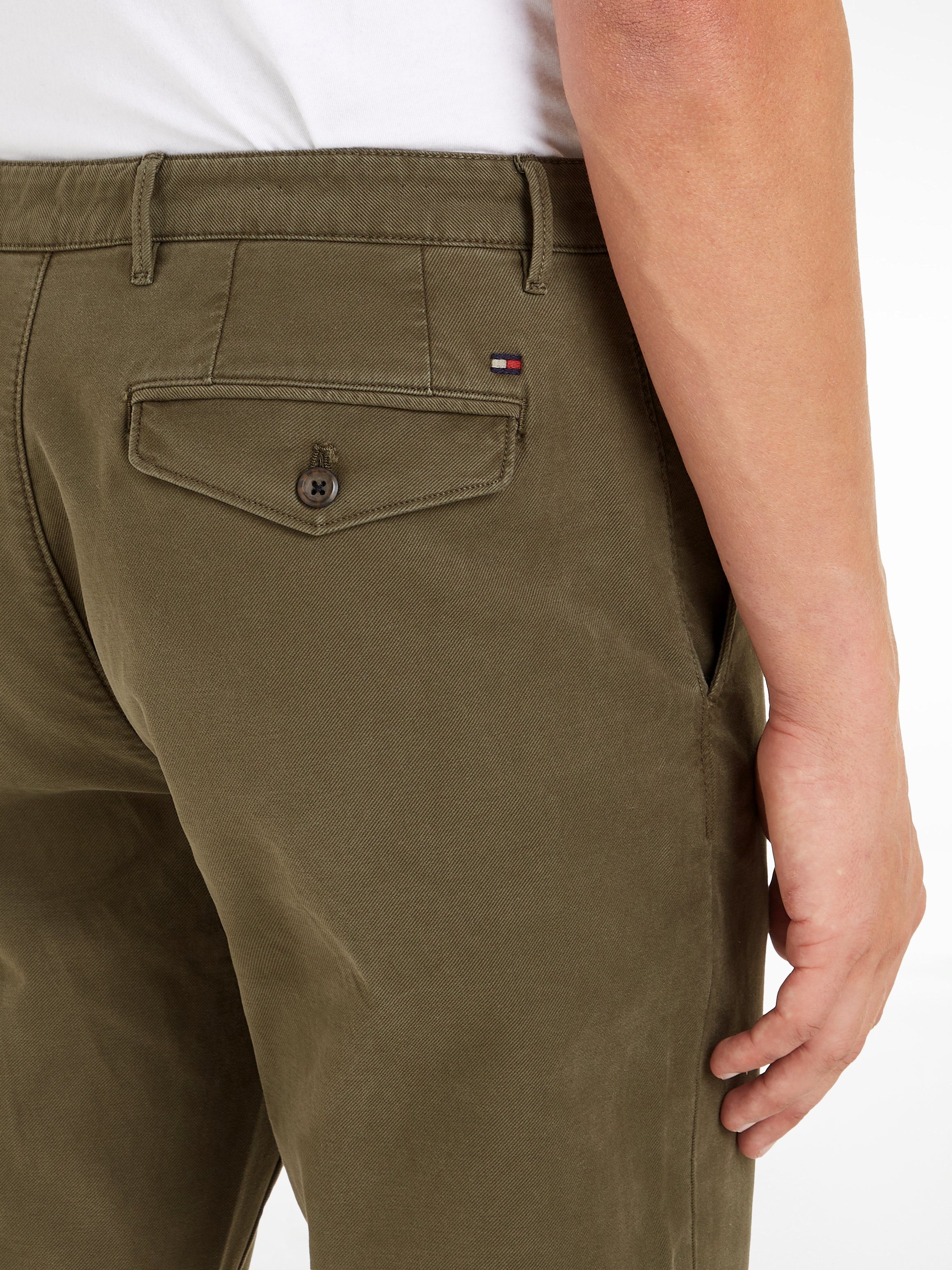 Tommy Hilfiger Chino CHELSEA GABARDINE GMD met logo borduursel op de achterzak